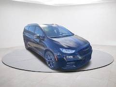 2026 Chrysler Pacifica Limited Passenger Van