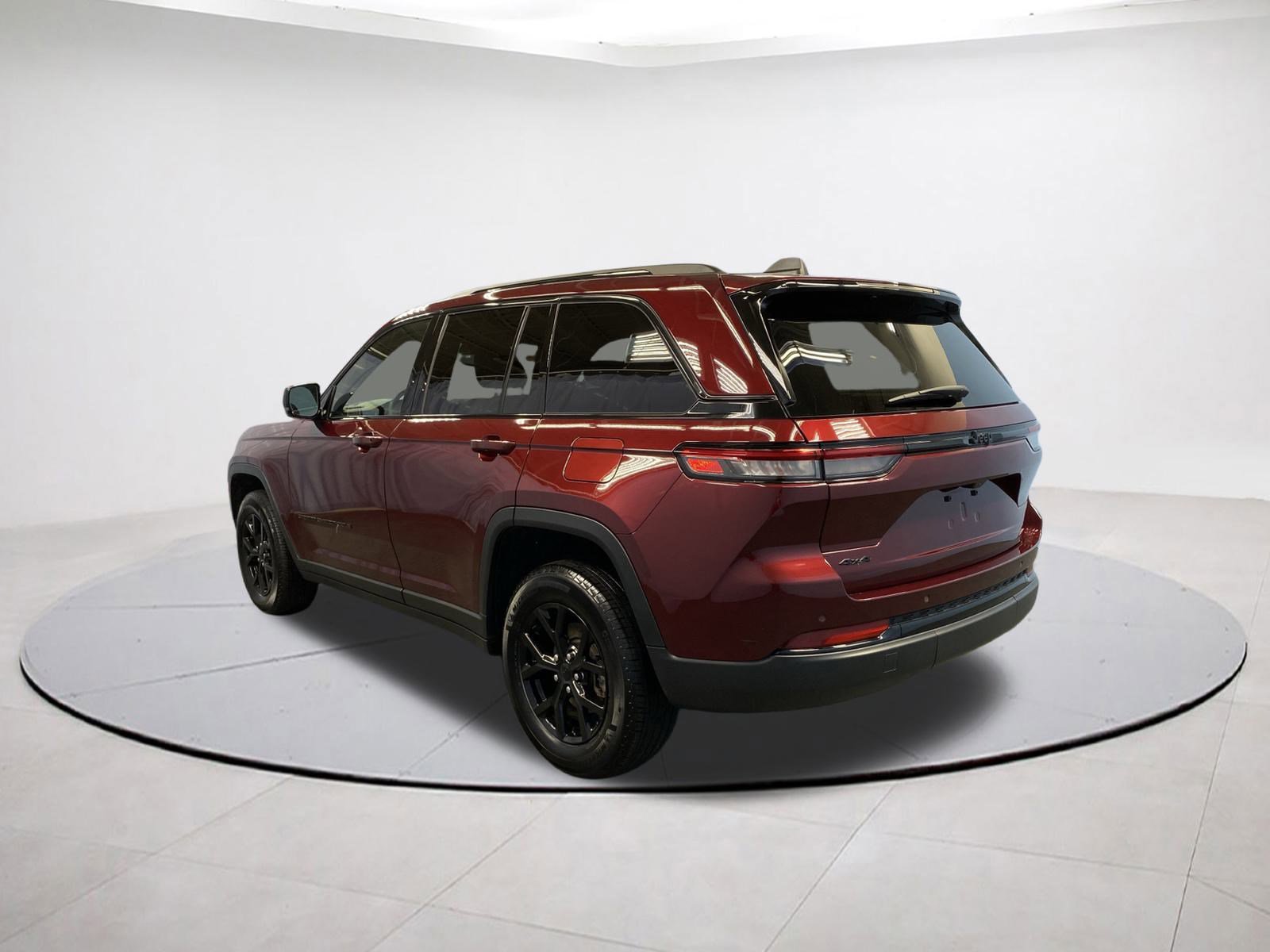 2024 Jeep Grand Cherokee Altitude photo 4