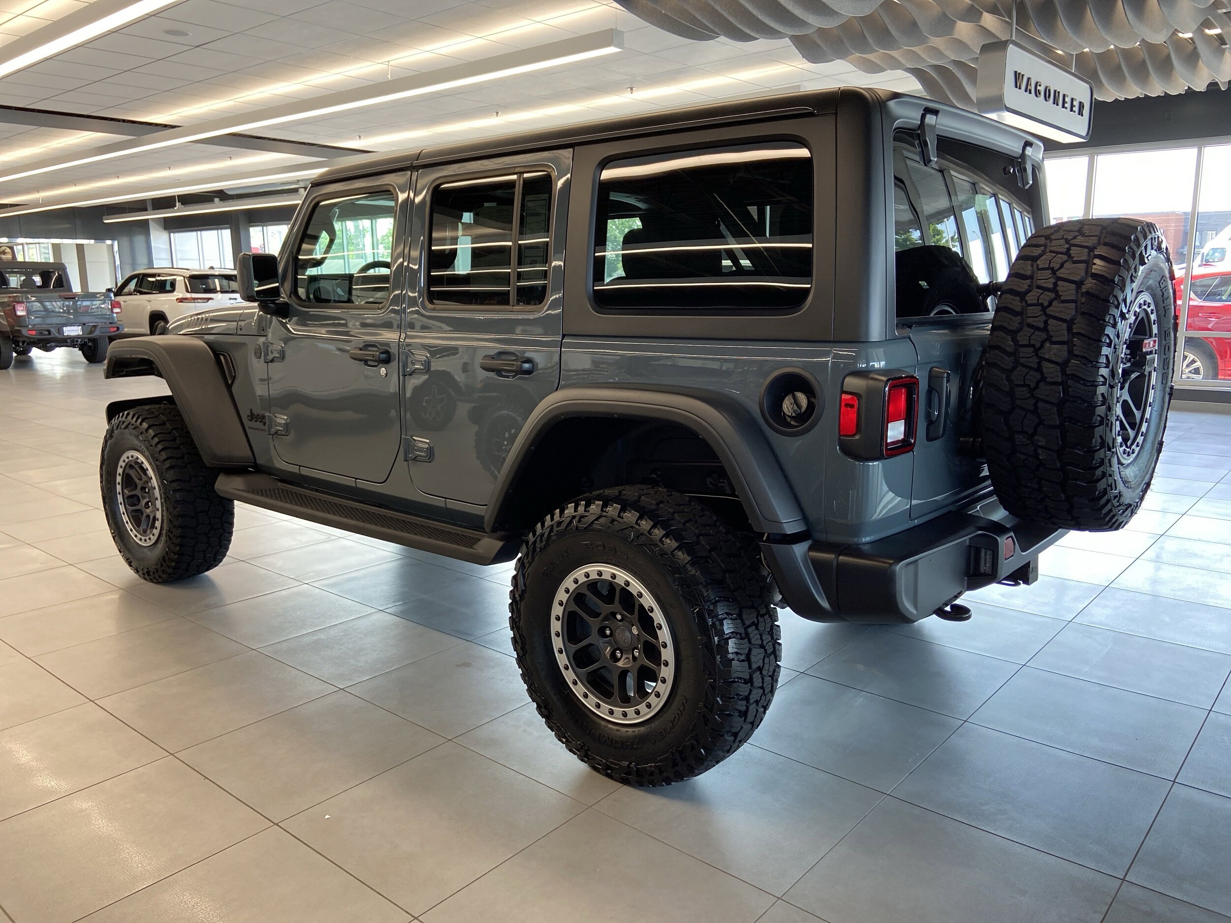 2025 Jeep Wrangler Willys photo 4
