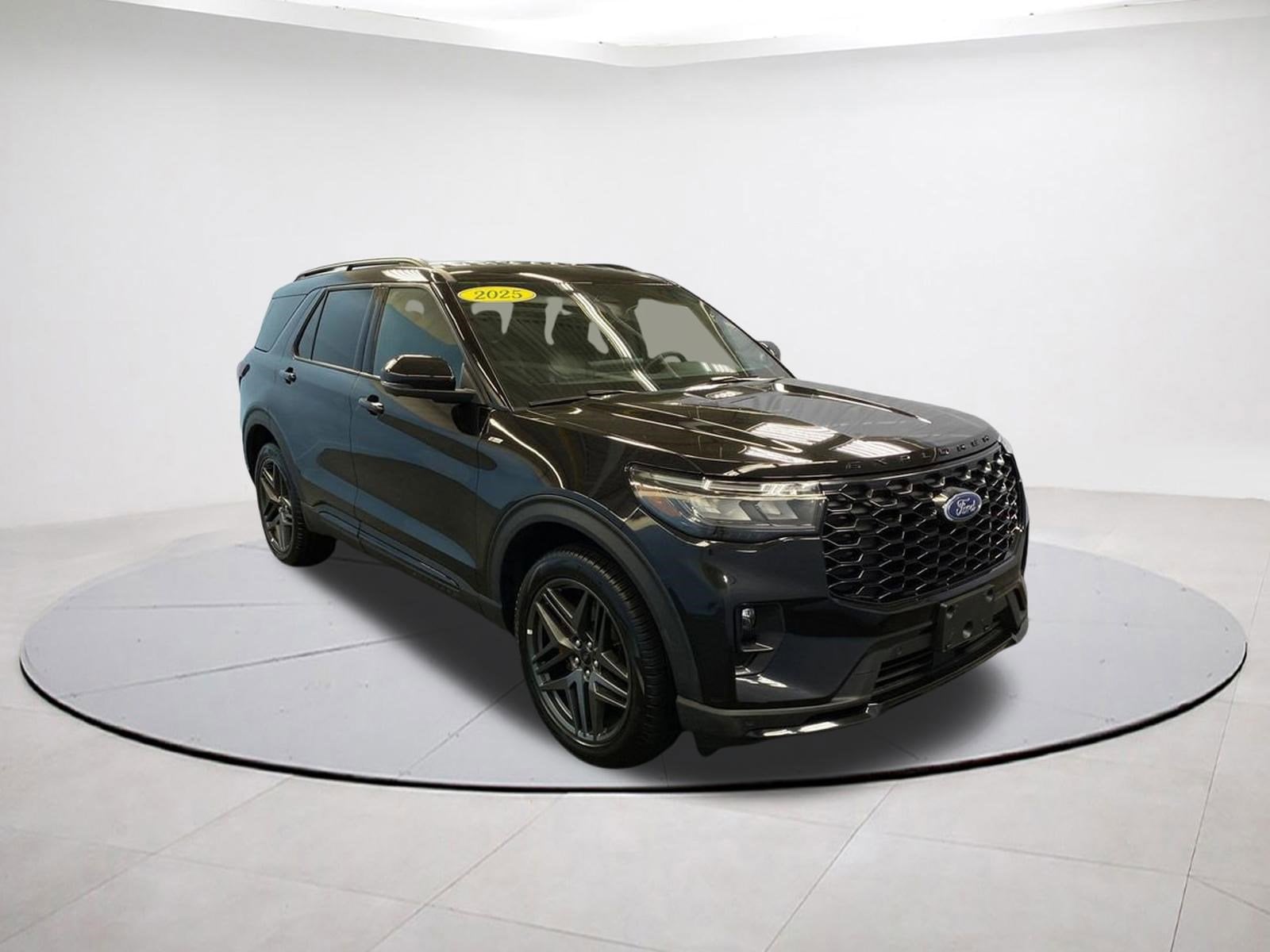 2025 Ford Explorer ST-LINE 4WD (PL535)'s photo