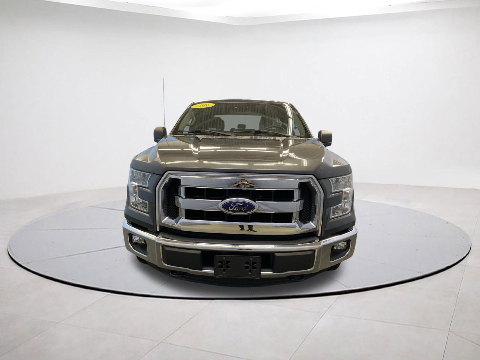 2016 Ford F-150 XLT photo 2