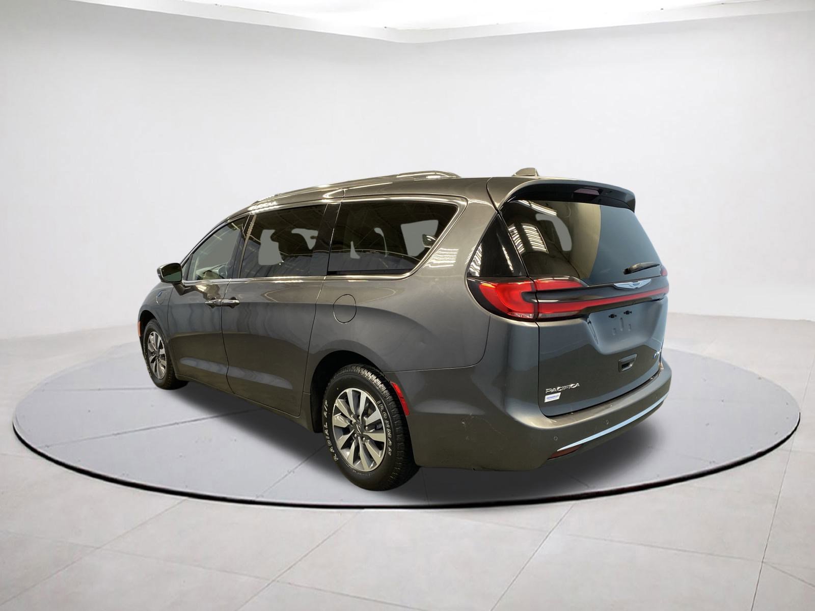 2021 Chrysler Pacifica Hybrid Touring L photo 4