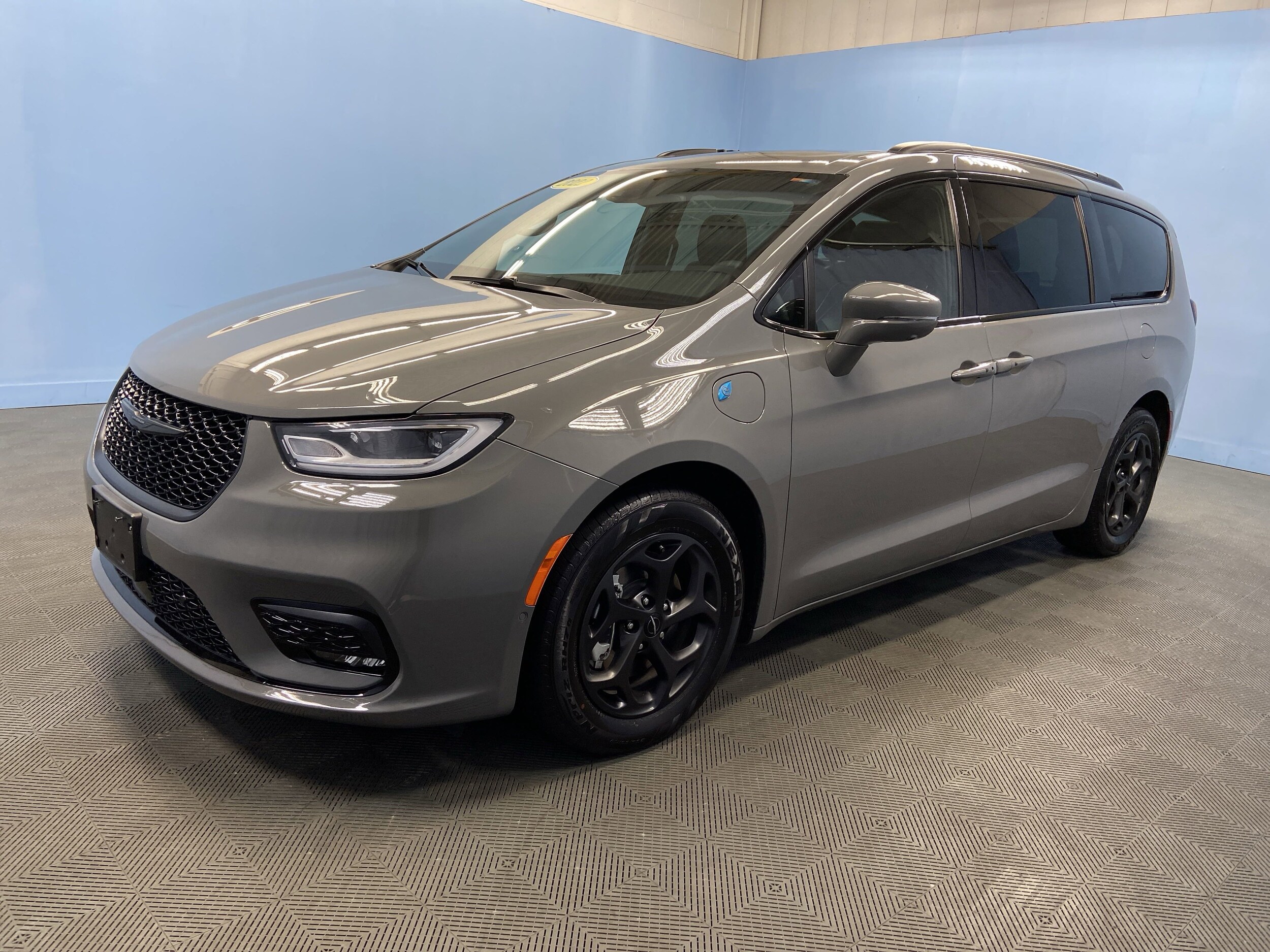 2022 Chrysler Pacifica Hybrid Limited photo 3