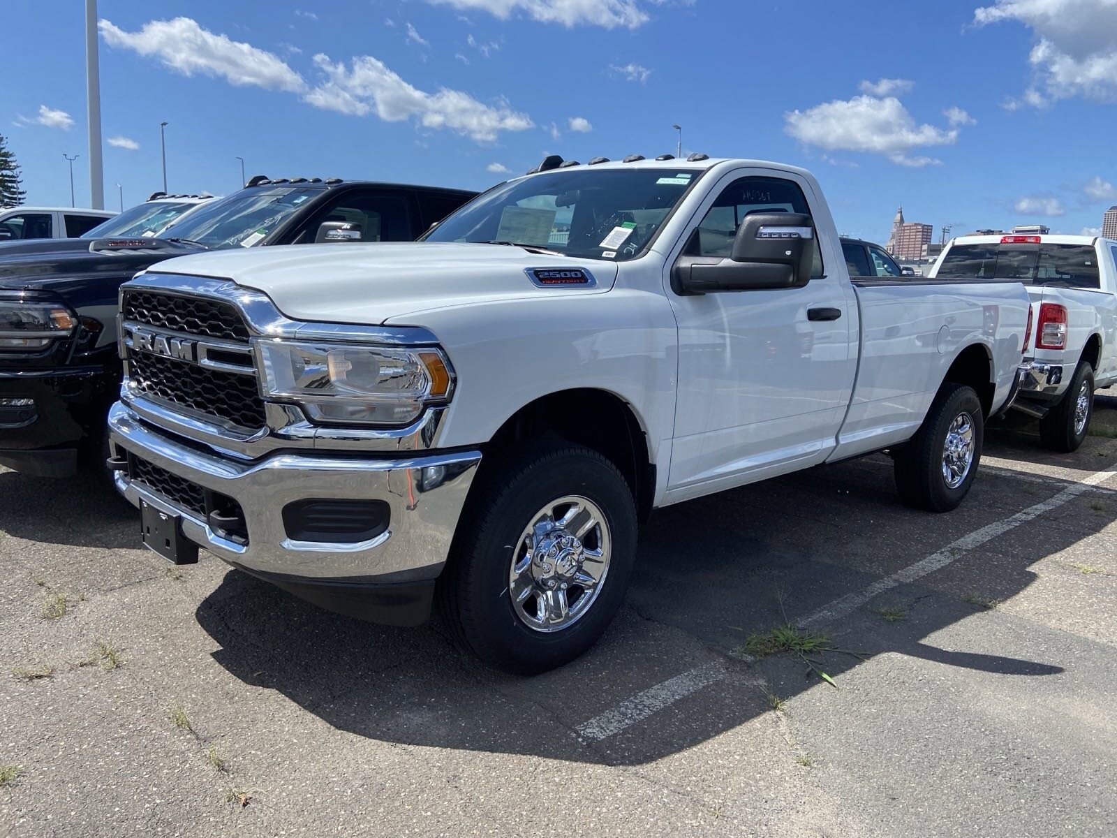 2024 Ram 2500 Tradesman photo 3