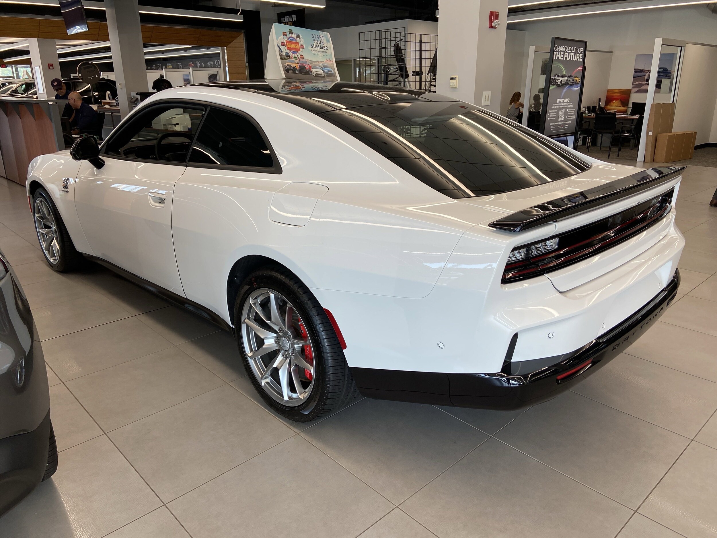 2024 Dodge Charger Daytona Scat Pack photo 4