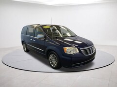 2013 Chrysler Town & Country Touring-L Wagon