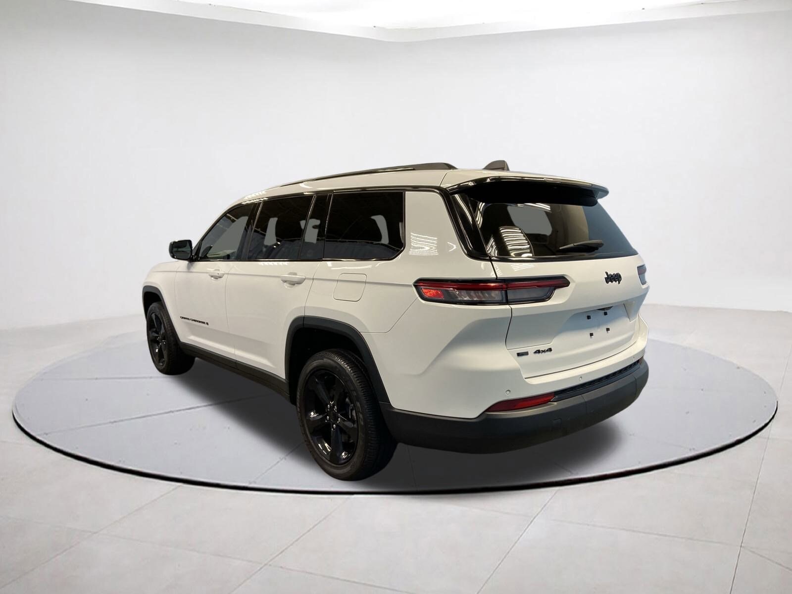 2022 Jeep Grand Cherokee Altitude photo 4