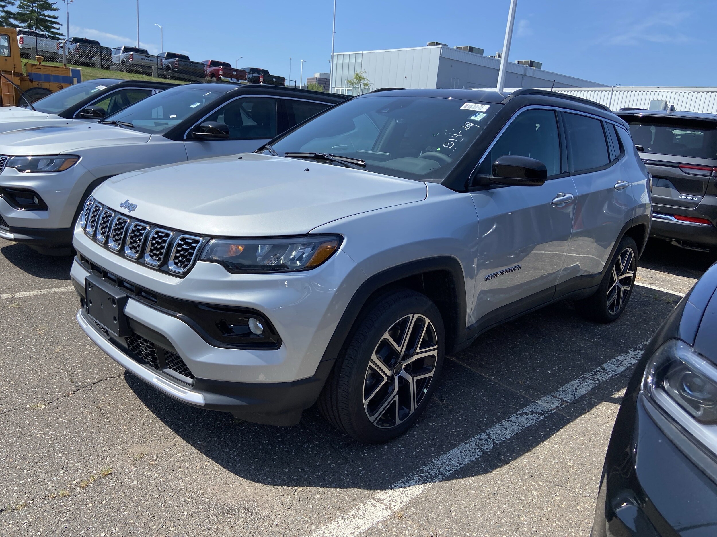 2025 Jeep Compass Limited photo 3