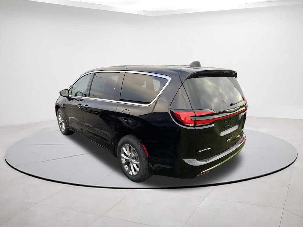 New 2026 Chrysler Pacifica Select Passenger Van
