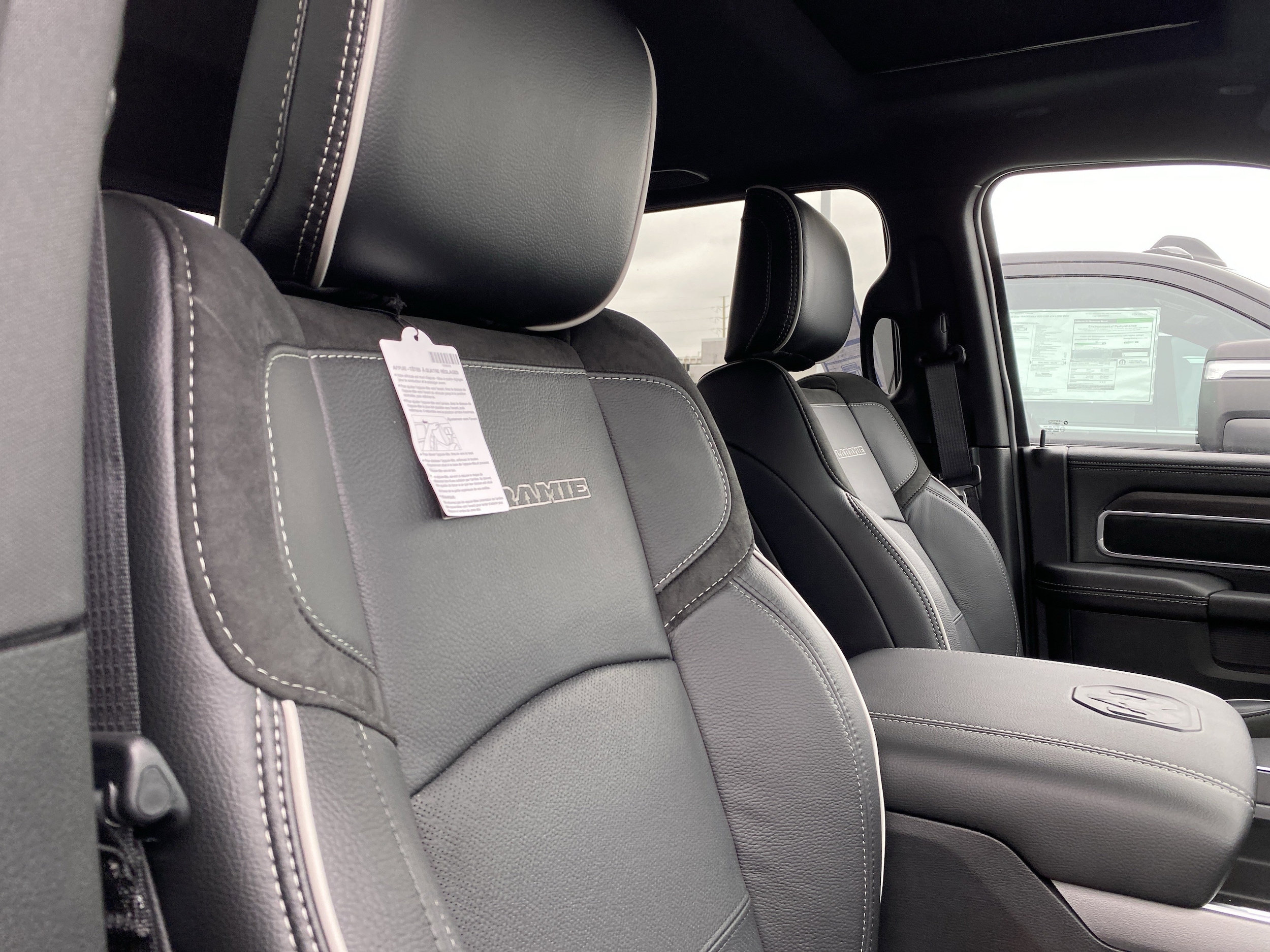 2026 RAM 2500 Laramie - Photo 8