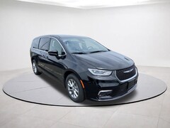 2025 Chrysler Pacifica Select Passenger Van