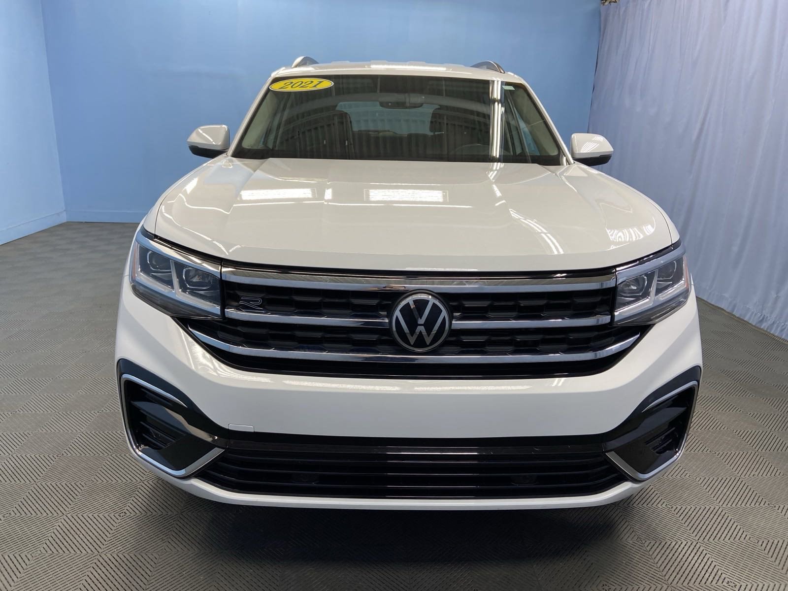 Used 2021 Volkswagen Atlas SE w/Tech R-Line with VIN 1V2NR2CA6MC568087 for sale in Hartford, CT