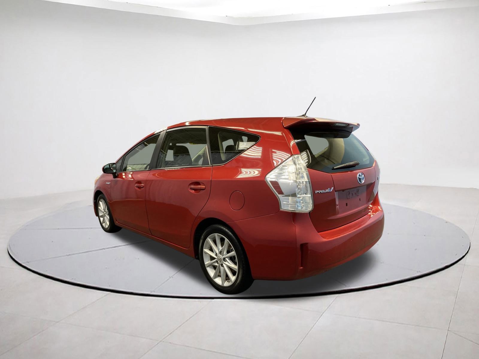 2013 Toyota Prius V Five photo 4