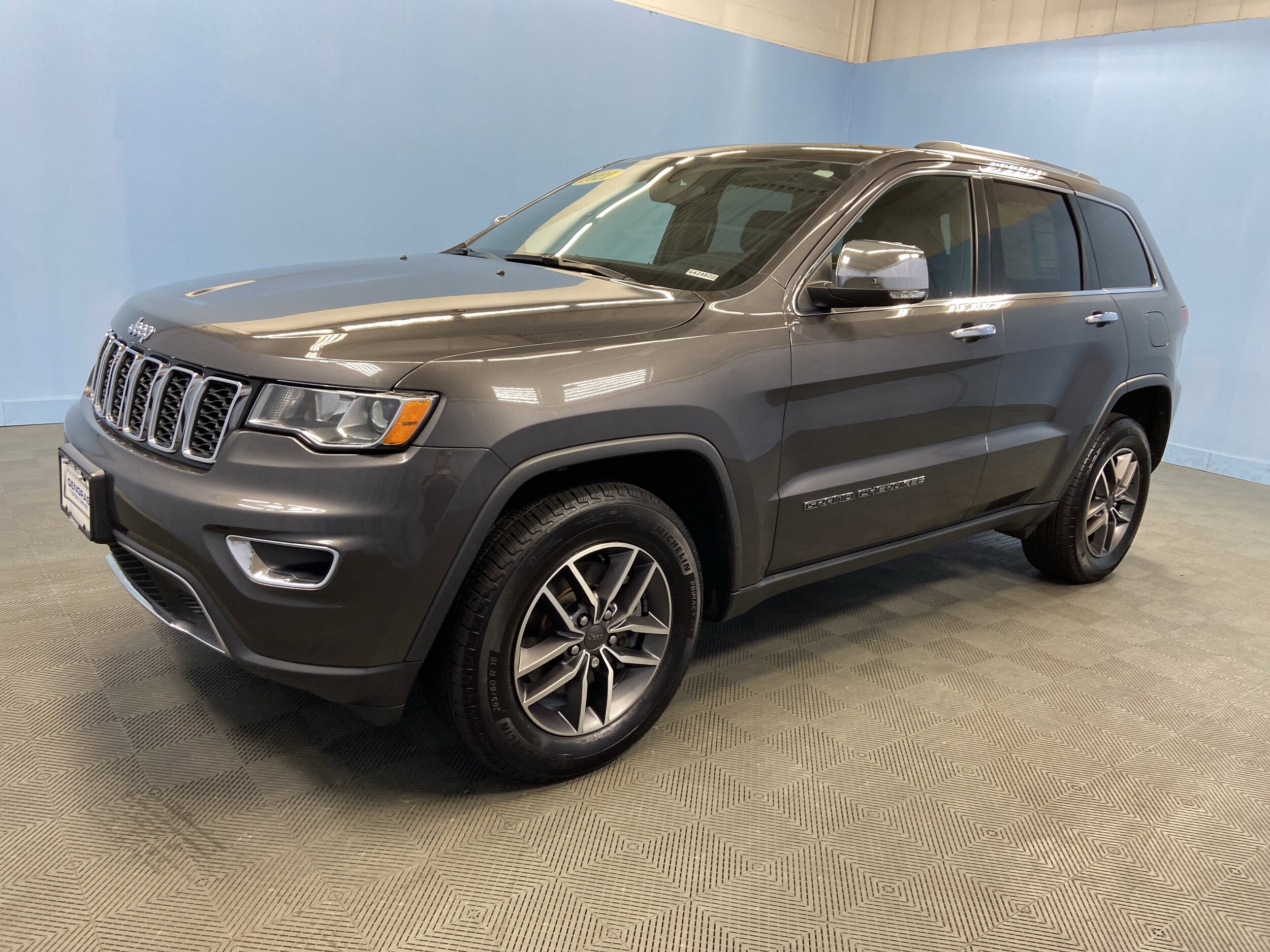 2021 Jeep Grand Cherokee Limited photo 2
