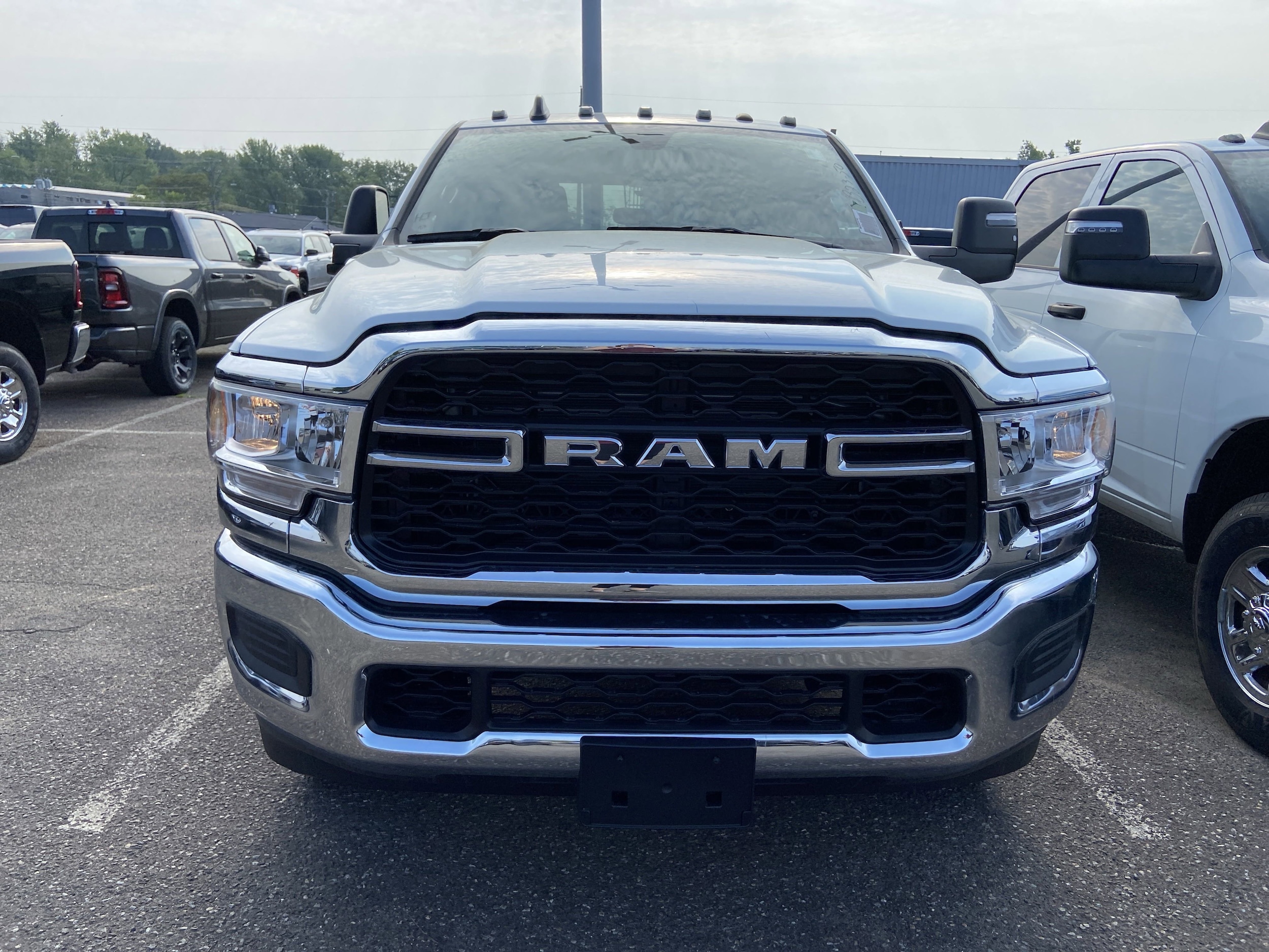 2024 Ram 2500 Tradesman photo 2