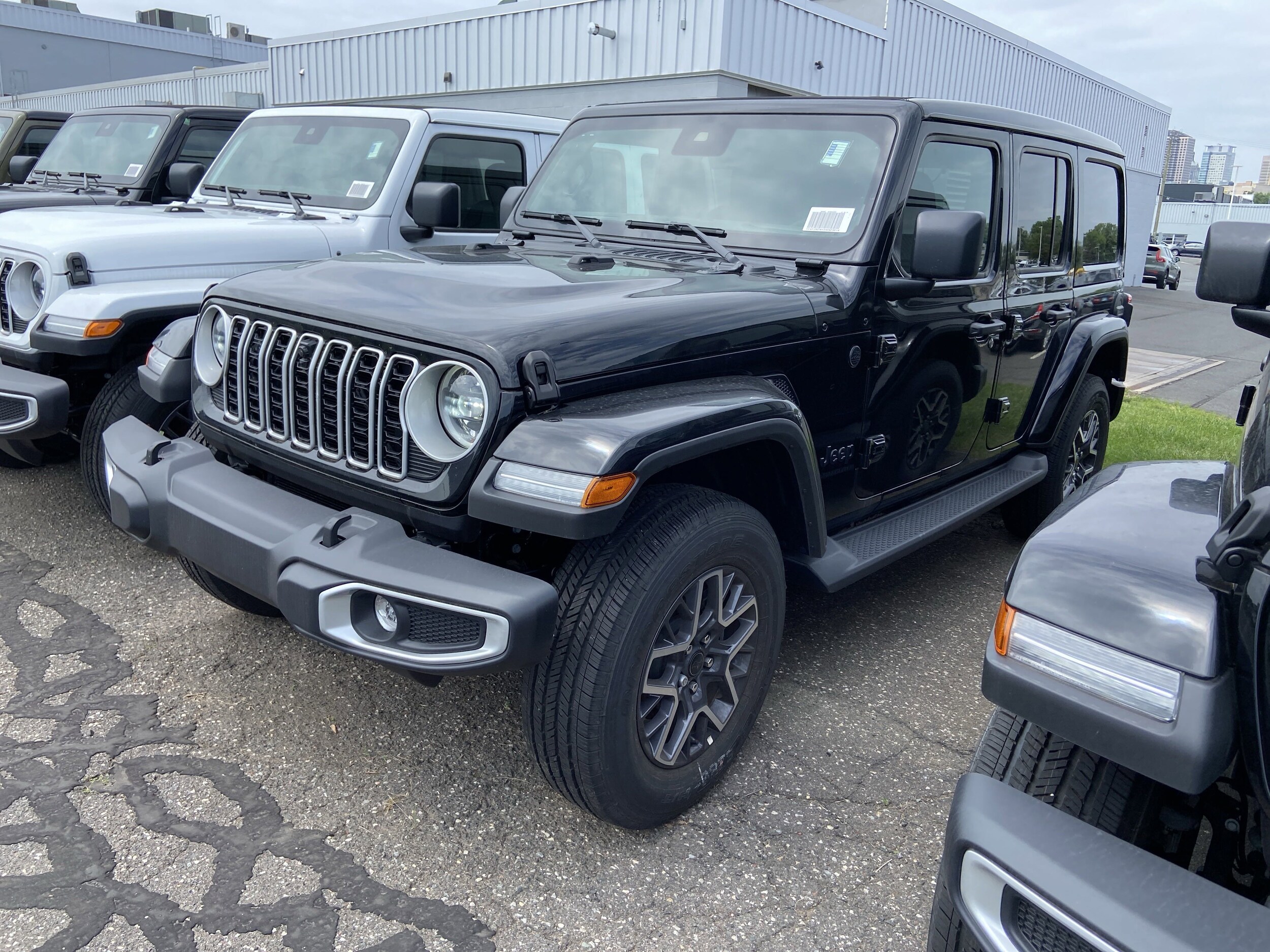 2025 Jeep Wrangler Sahara photo 2