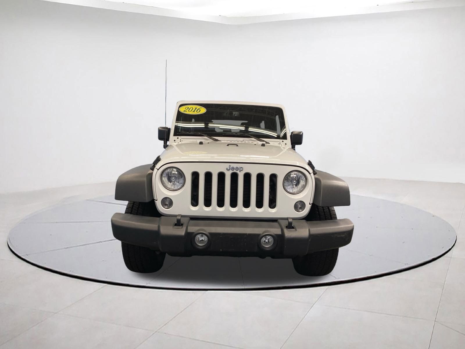 2016 Jeep Wrangler Unlimited Sport photo 2