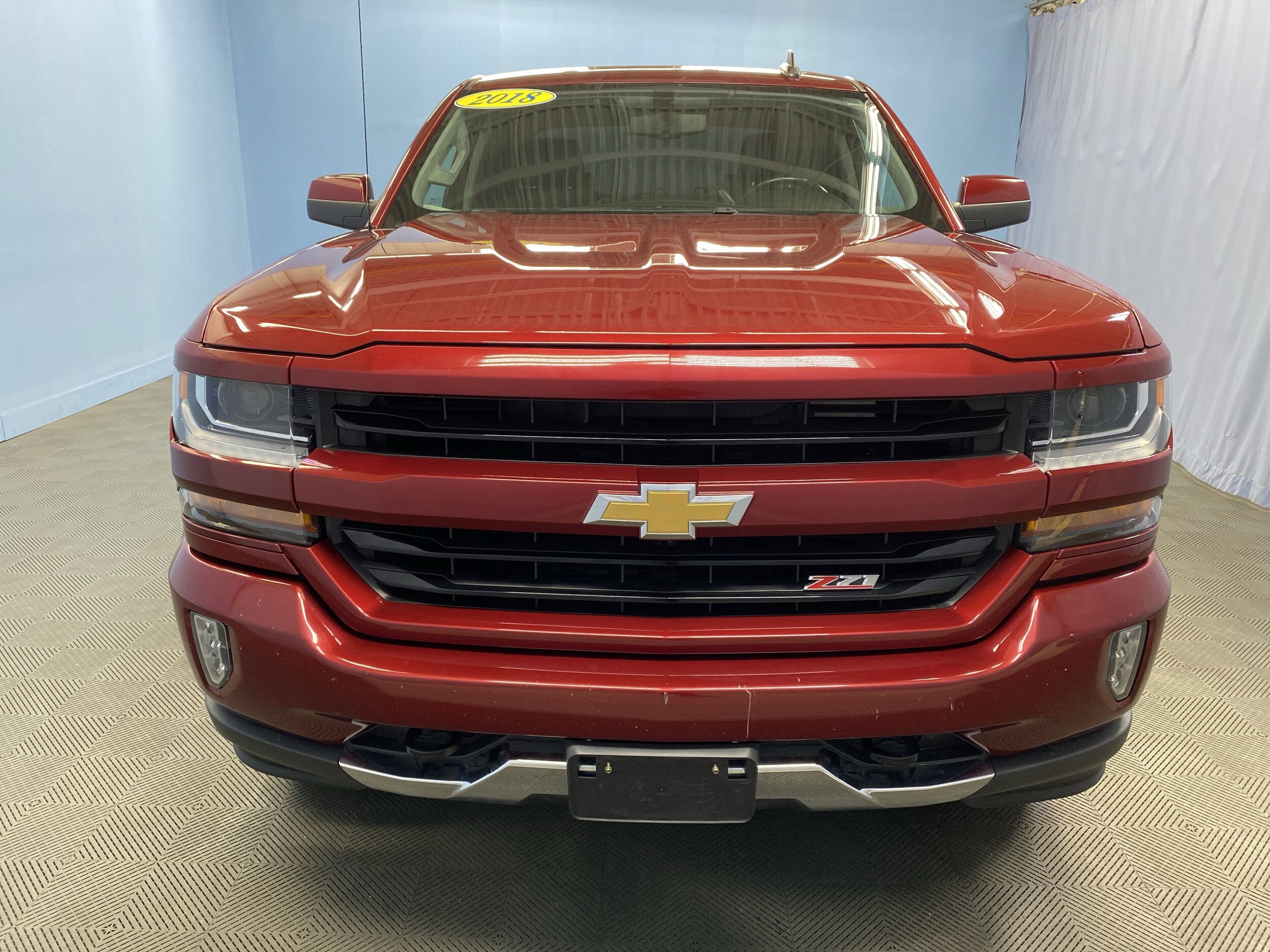 2018 Chevrolet Silverado 1500 LT photo 2