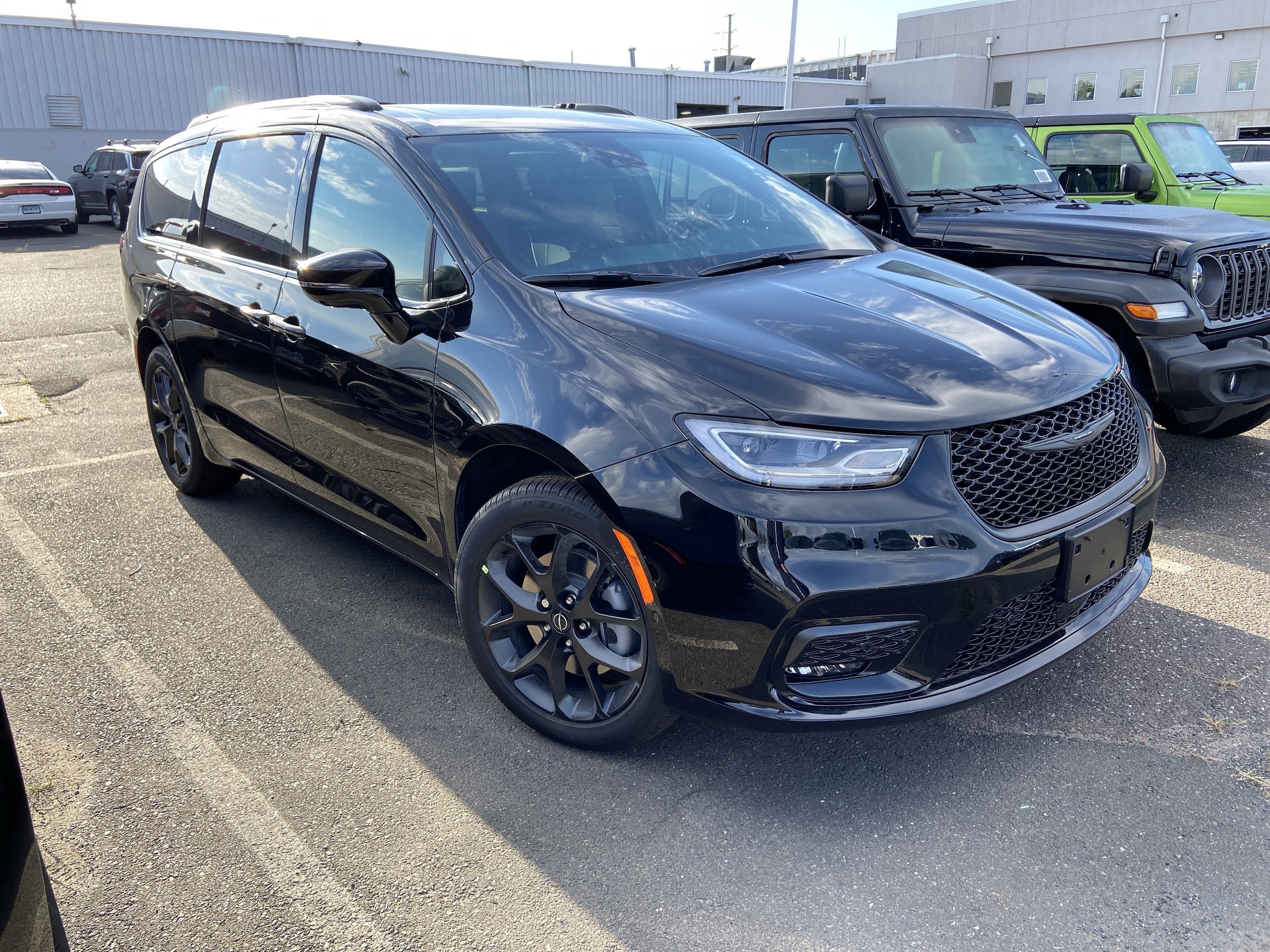 2026 Chrysler Pacifica Passenger Van 