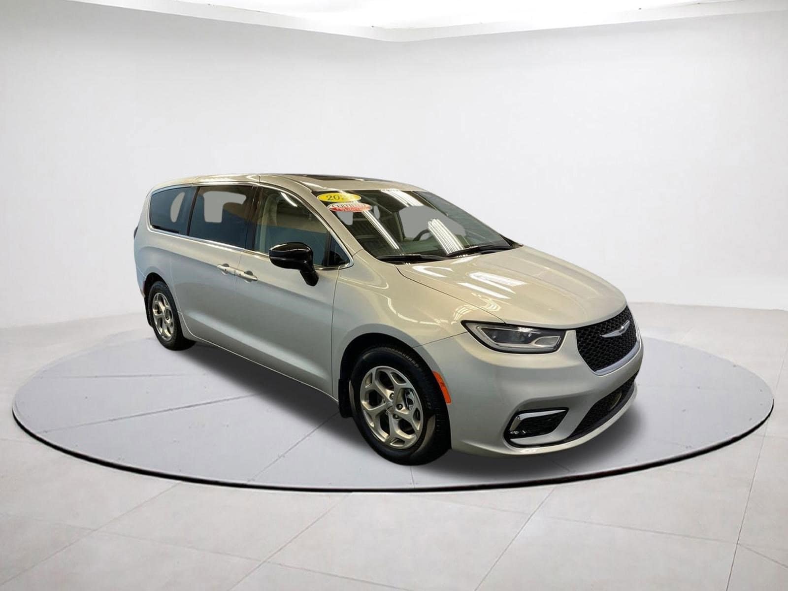 2024 Chrysler Pacifica Limited's photo