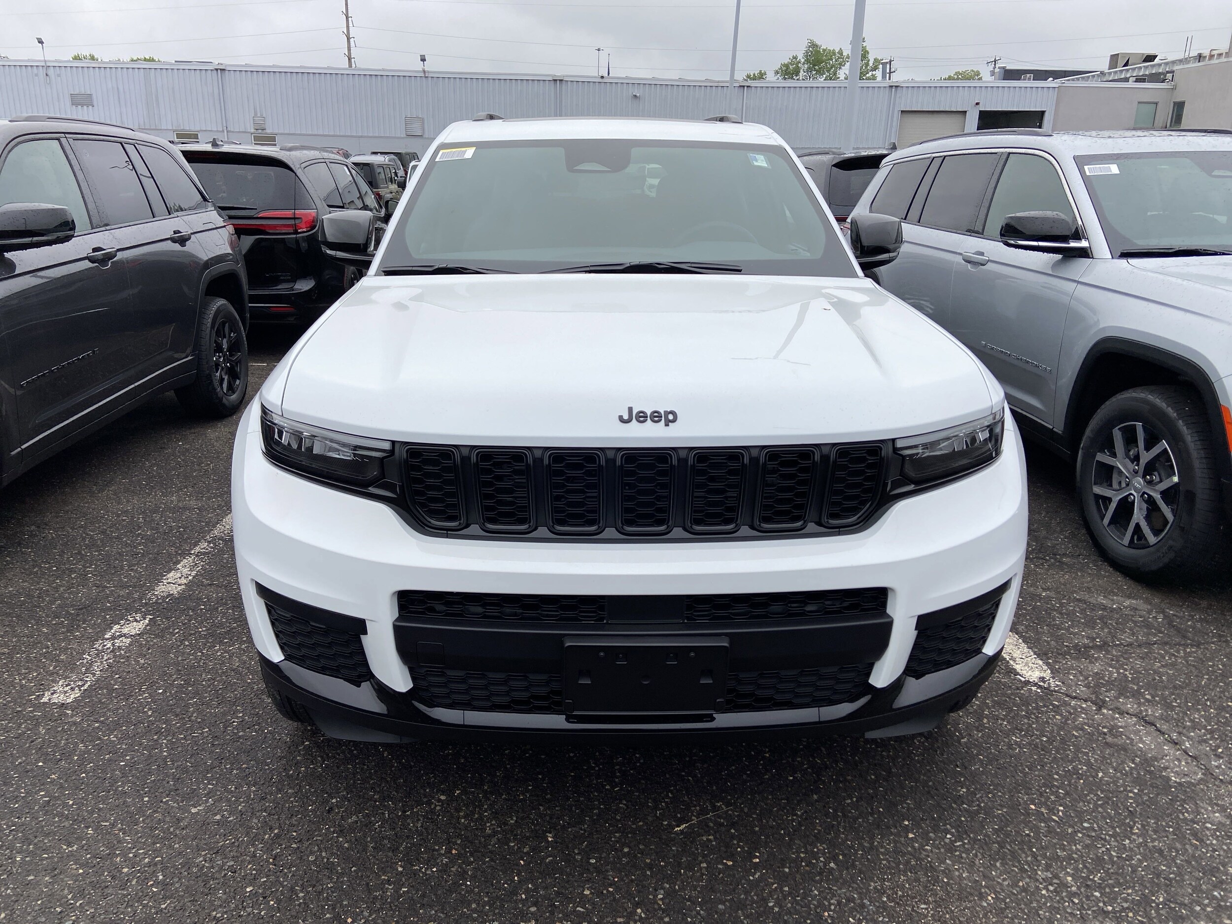 2025 Jeep Grand Cherokee Altitude X photo 2