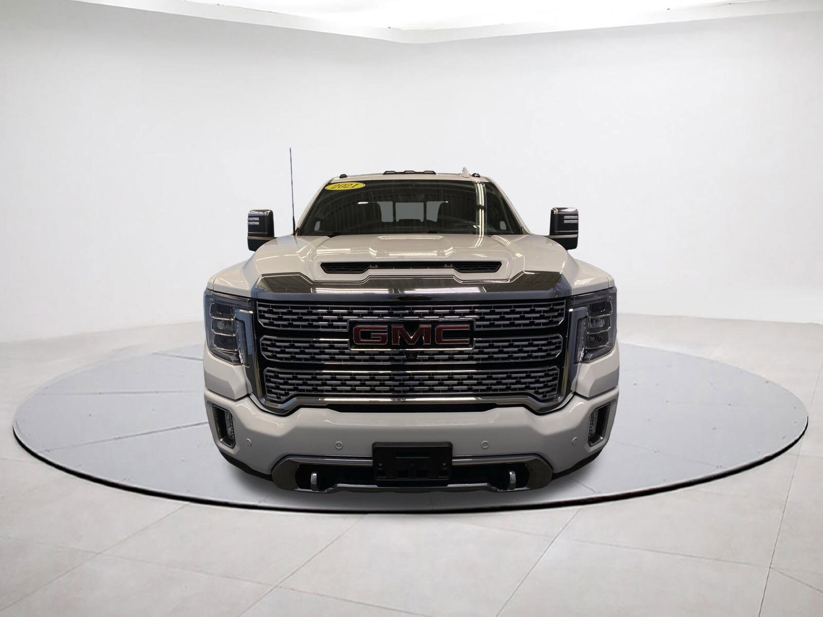 2021 Gmc Sierra Denali photo 2