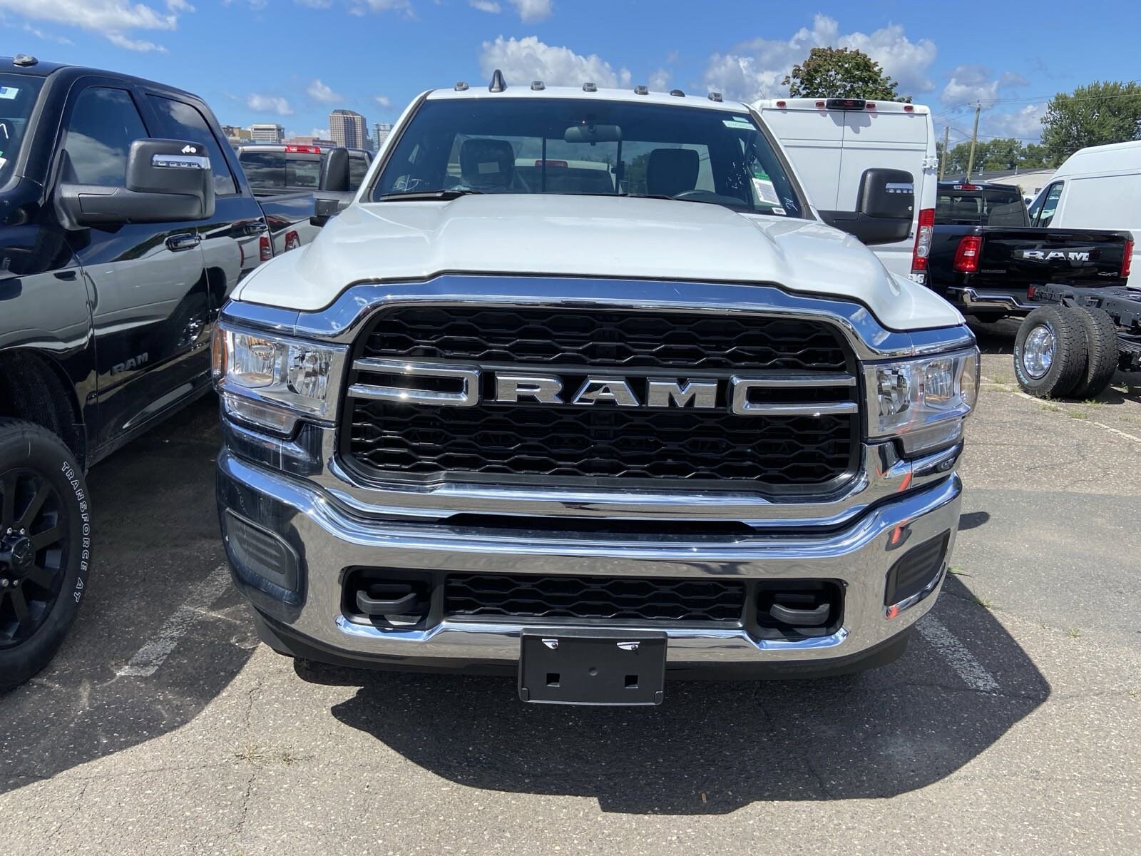 2024 Ram 2500 Tradesman photo 2