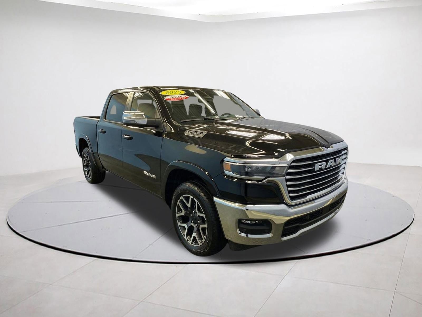 2025 RAM 1500 Laramie 4x4 Crew Cab 5'7's photo