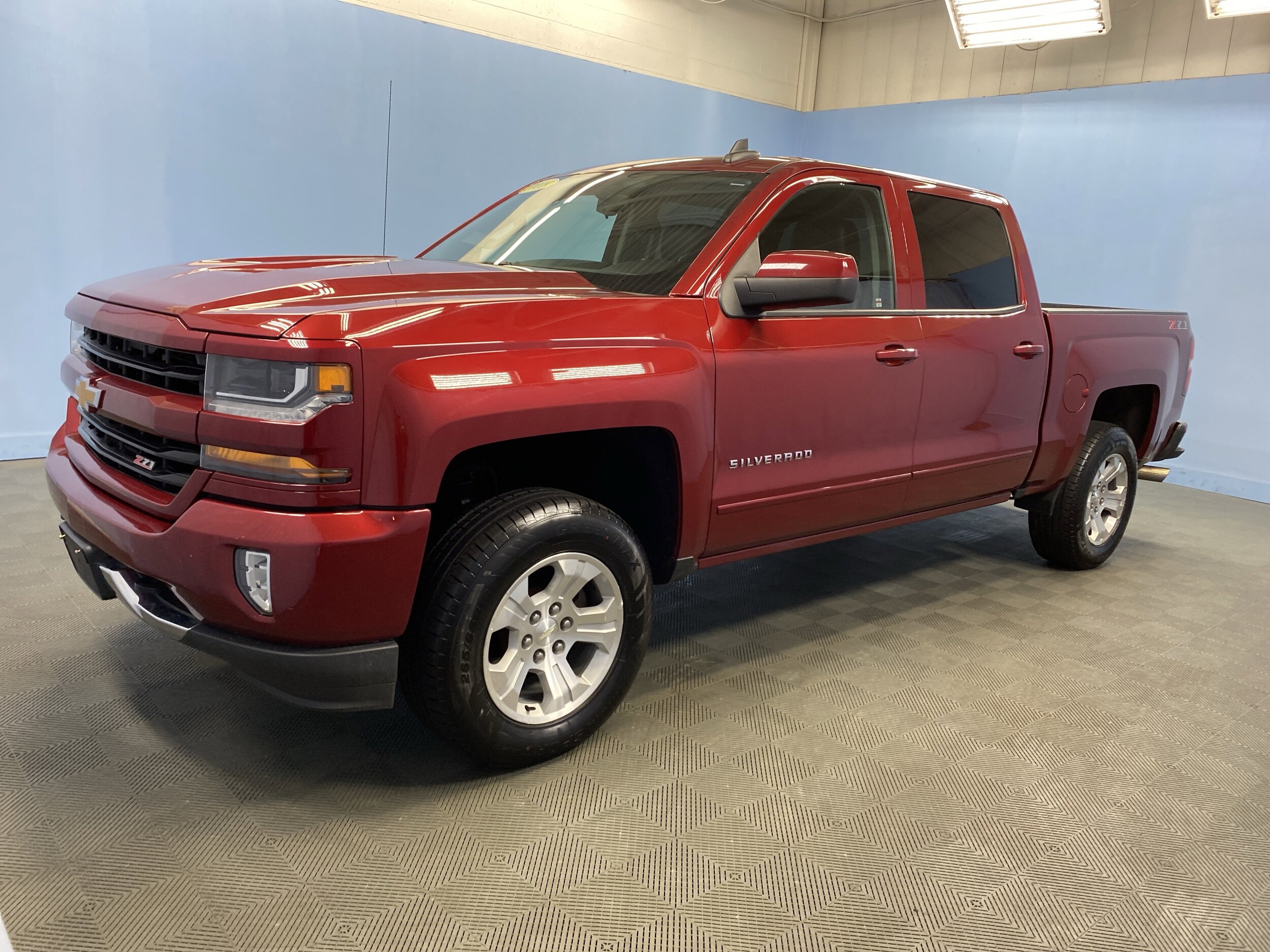 2018 Chevrolet Silverado 1500 LT photo 3