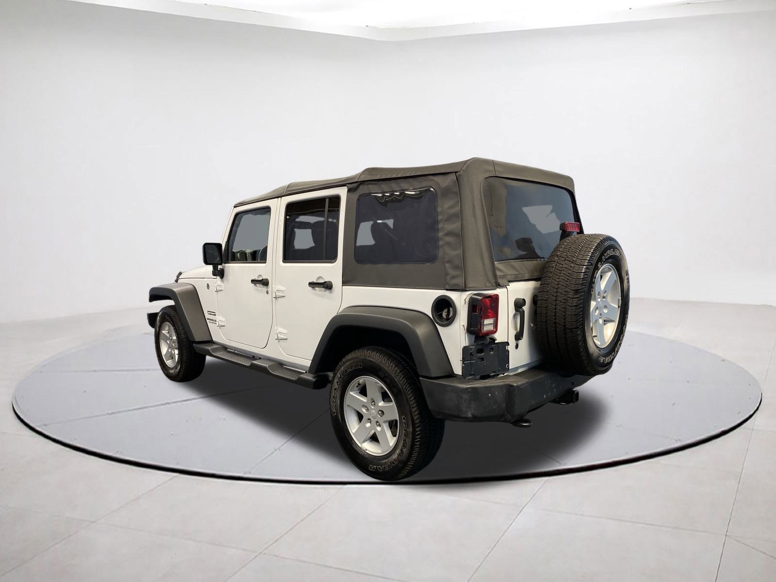 2016 Jeep Wrangler Unlimited Sport photo 4