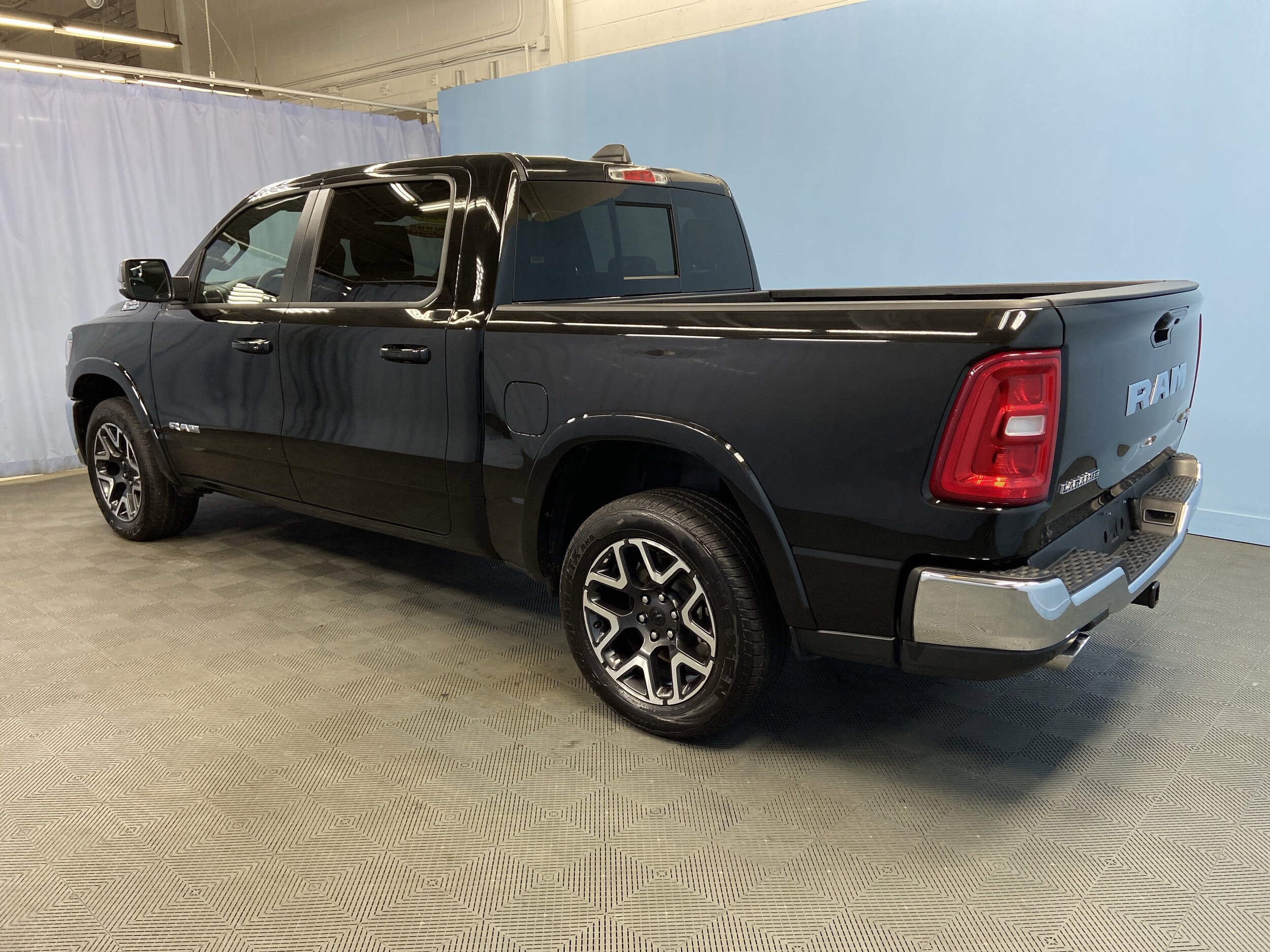 2025 Ram 1500 Laramie photo 4