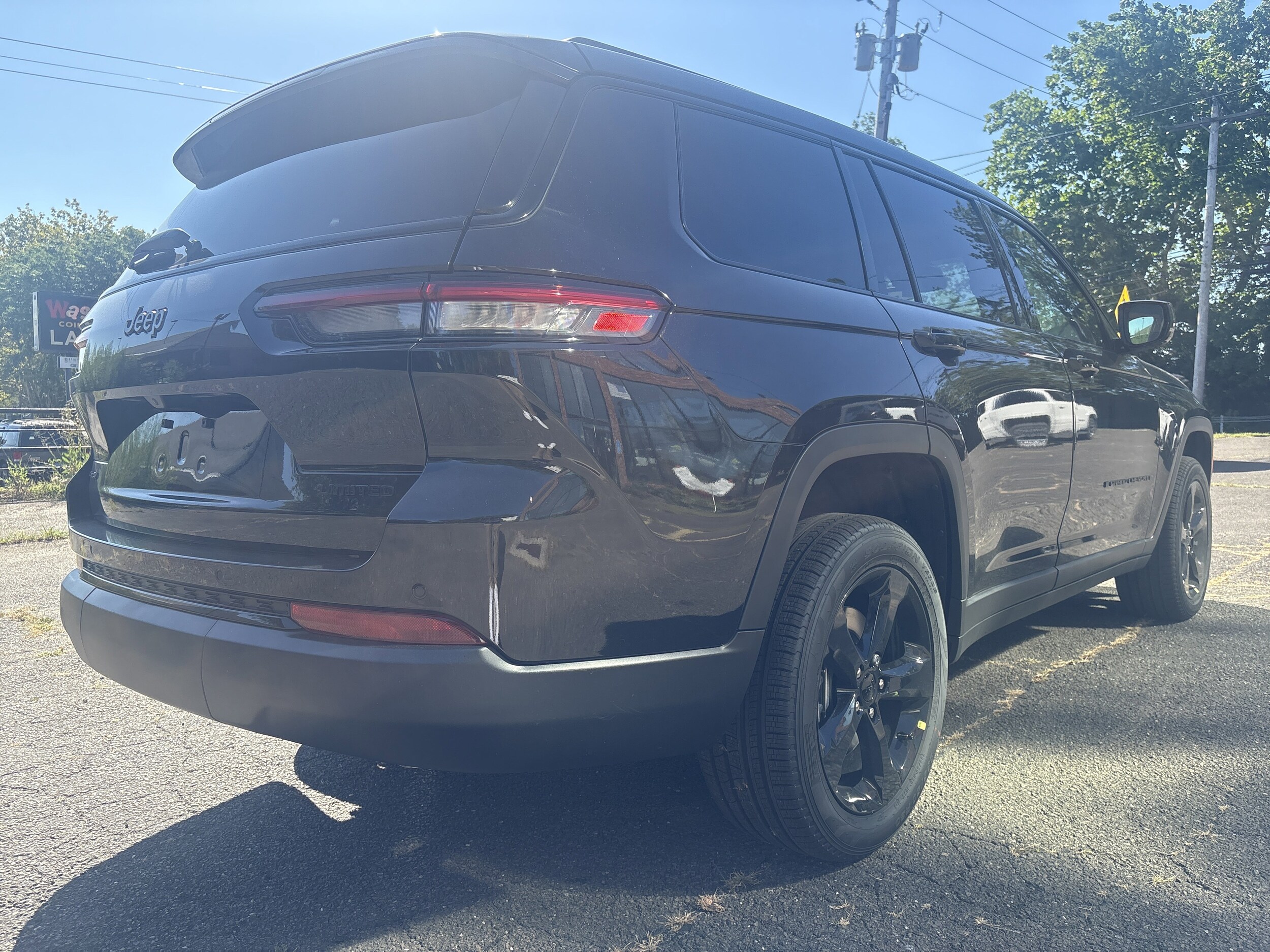 2025 Jeep Grand Cherokee Limited photo 4