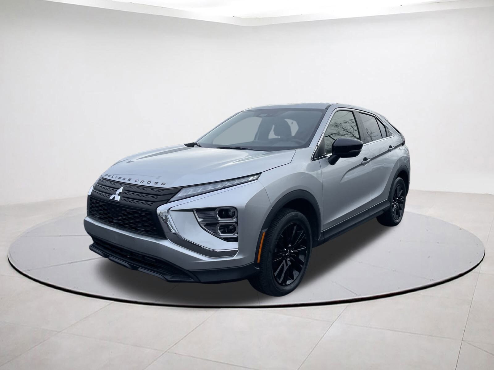 2023 Mitsubishi Eclipse Cross LE photo 2