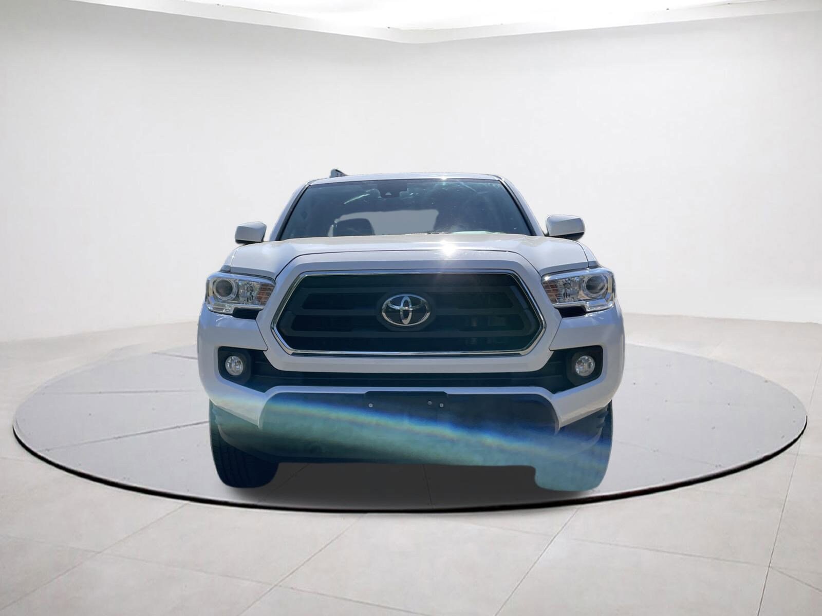 2023 Toyota Tacoma SR5 V6 4x4 photo 2