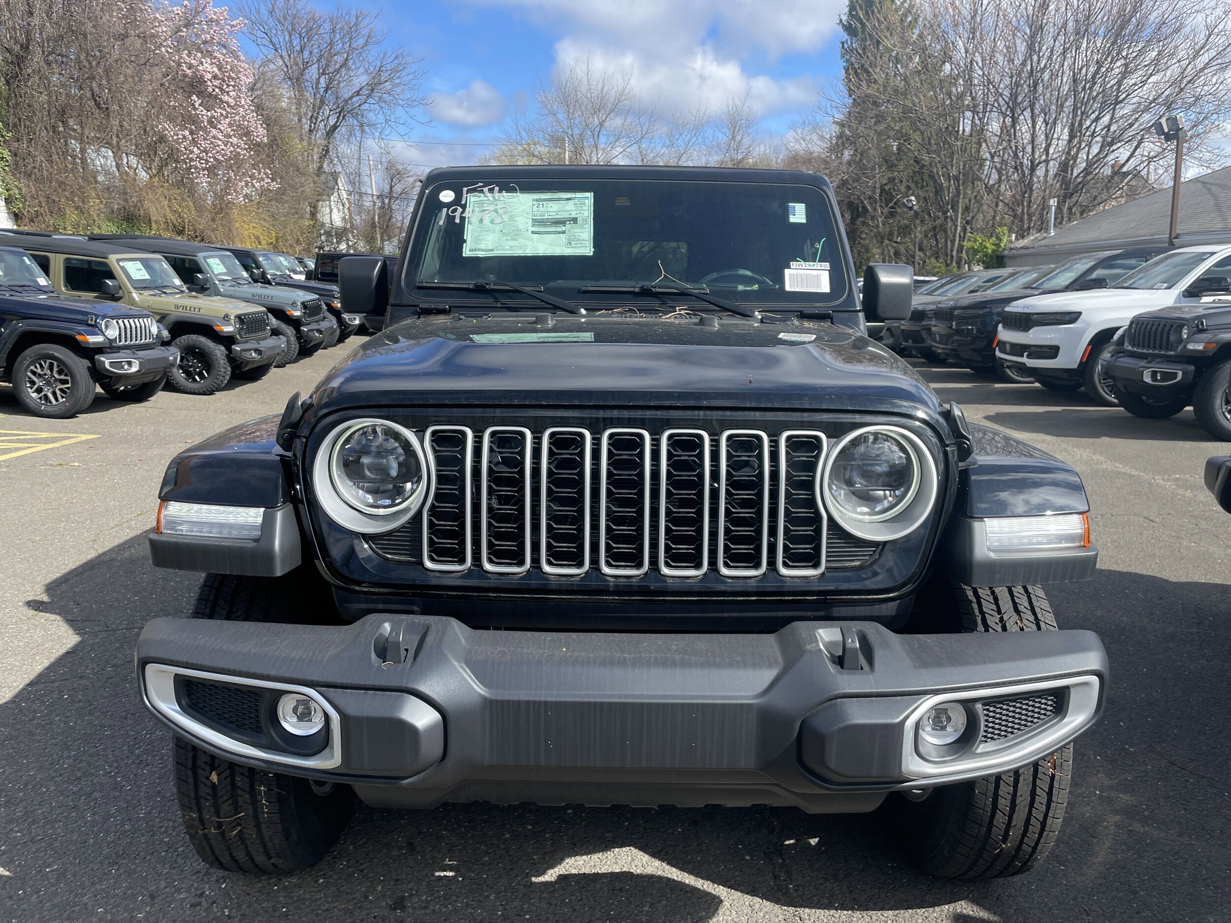 2025 Jeep Wrangler Sahara photo 2