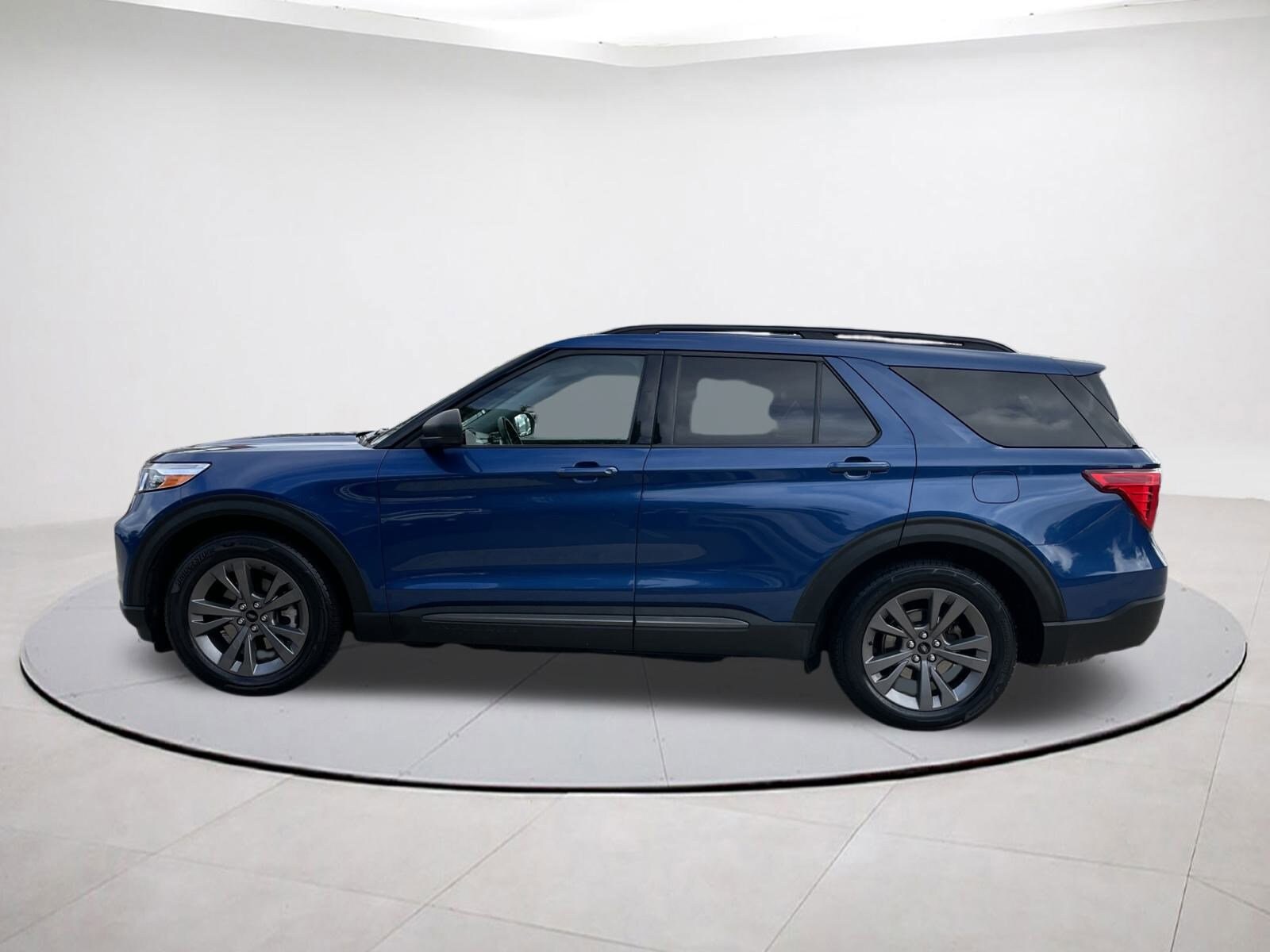2021 Ford Explorer XLT photo 4