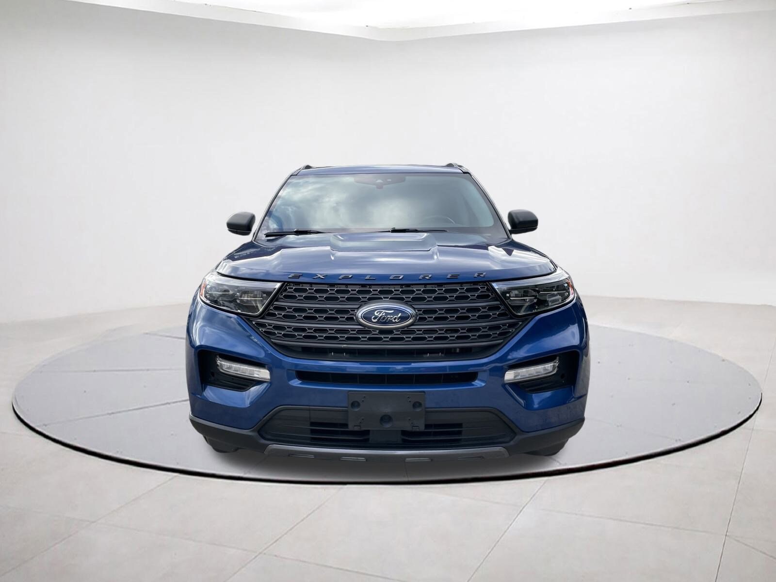 2021 Ford Explorer XLT photo 2