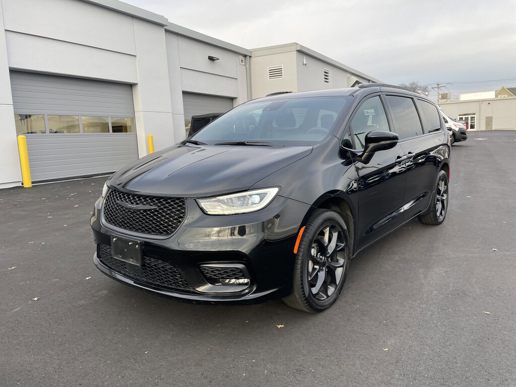 Used 2023 Chrysler Pacifica Touring L Touring L AWD