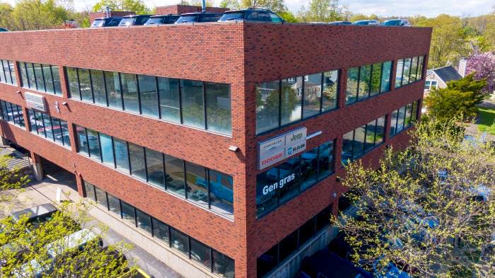 Gengras CDJR, Fairfield.jpg