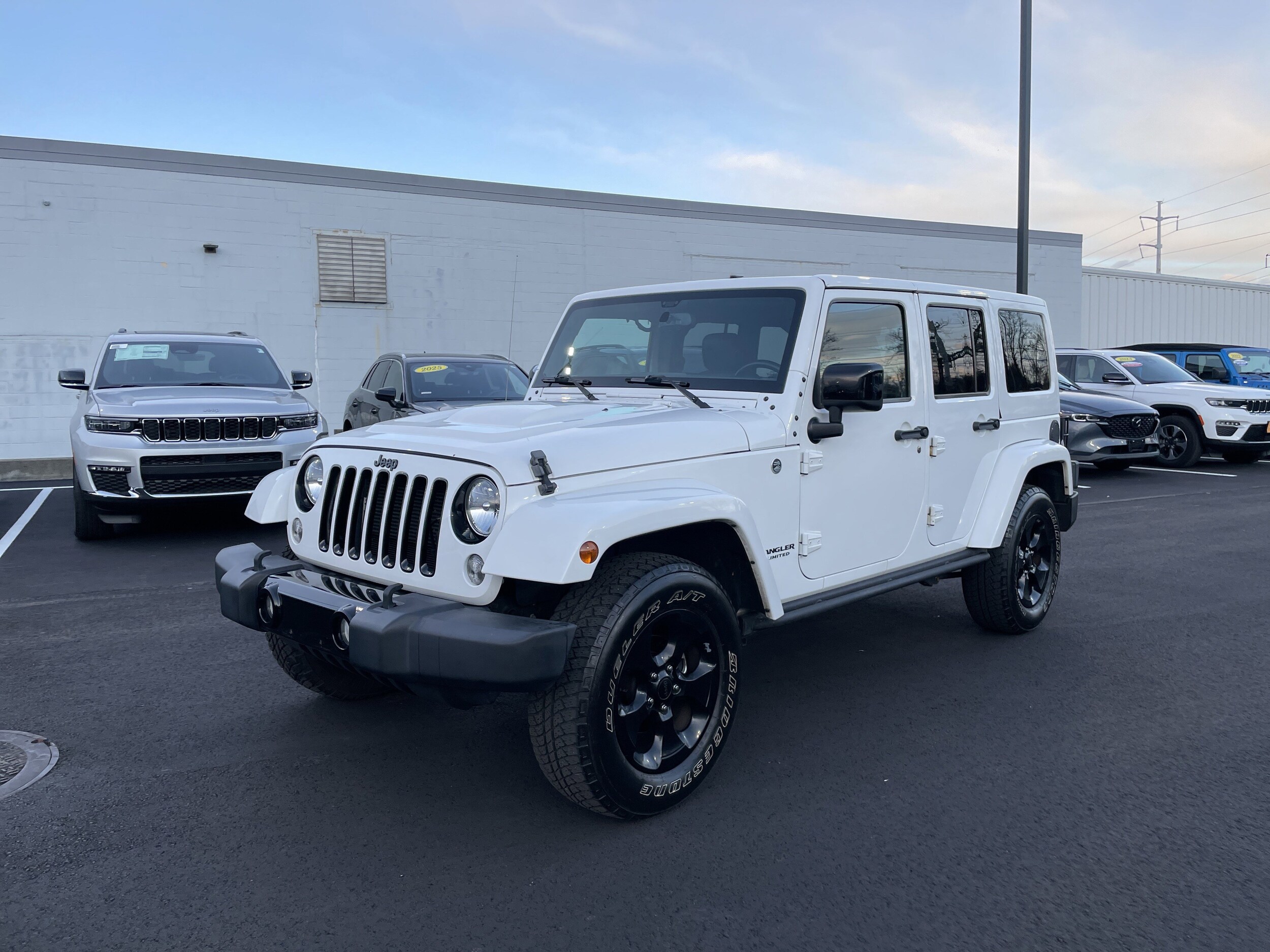2015 Jeep Wrangler Unlimited Altitude photo 3