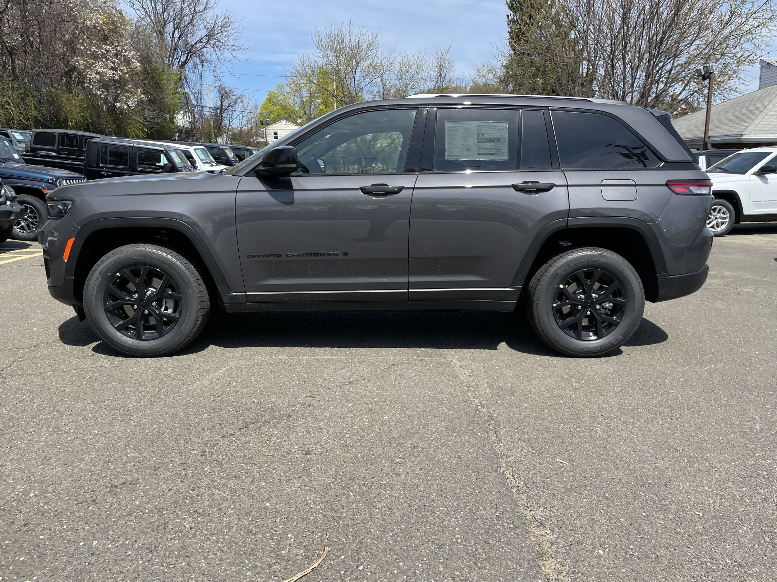 2025 Jeep Grand Cherokee Altitude X photo 4