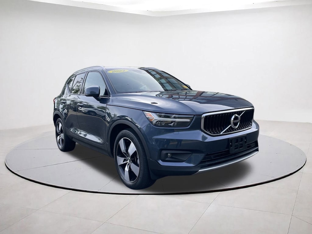 Used 2022 Volvo XC40 Momentum T5 AWD Momentum