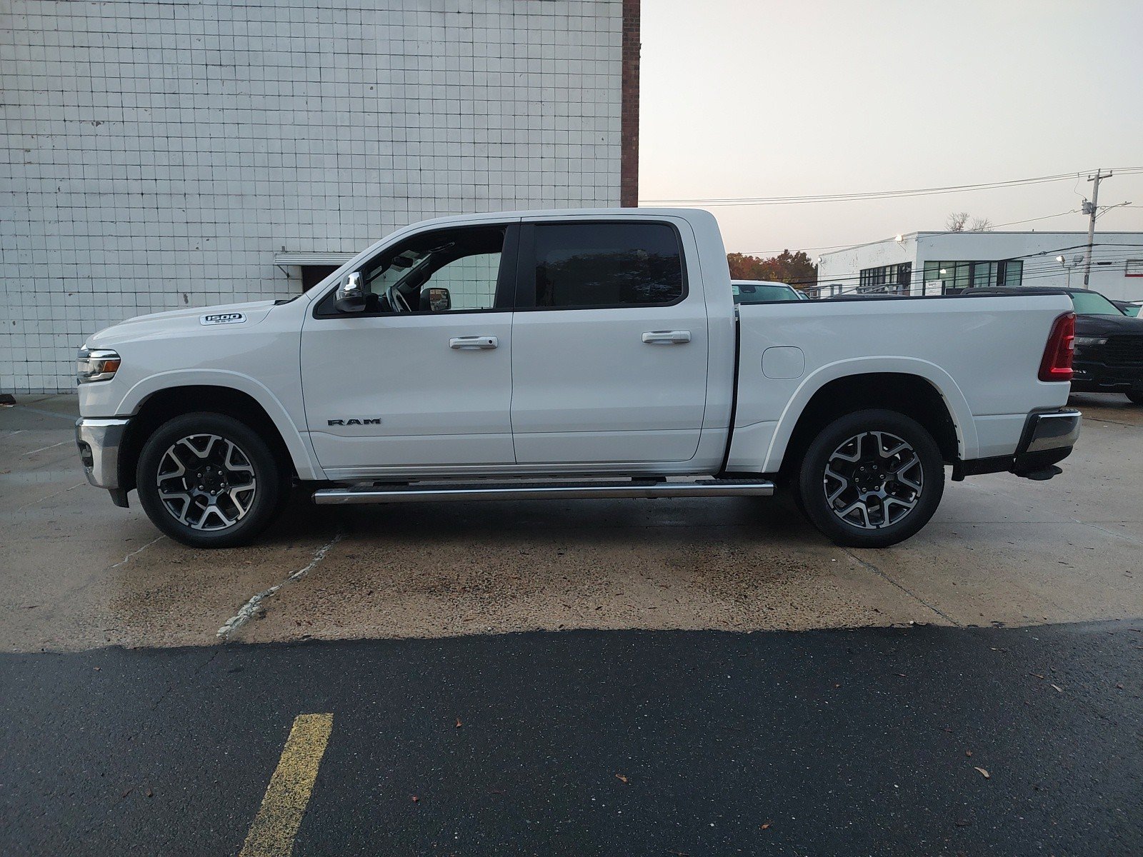 2025 Ram 1500 Laramie photo 4