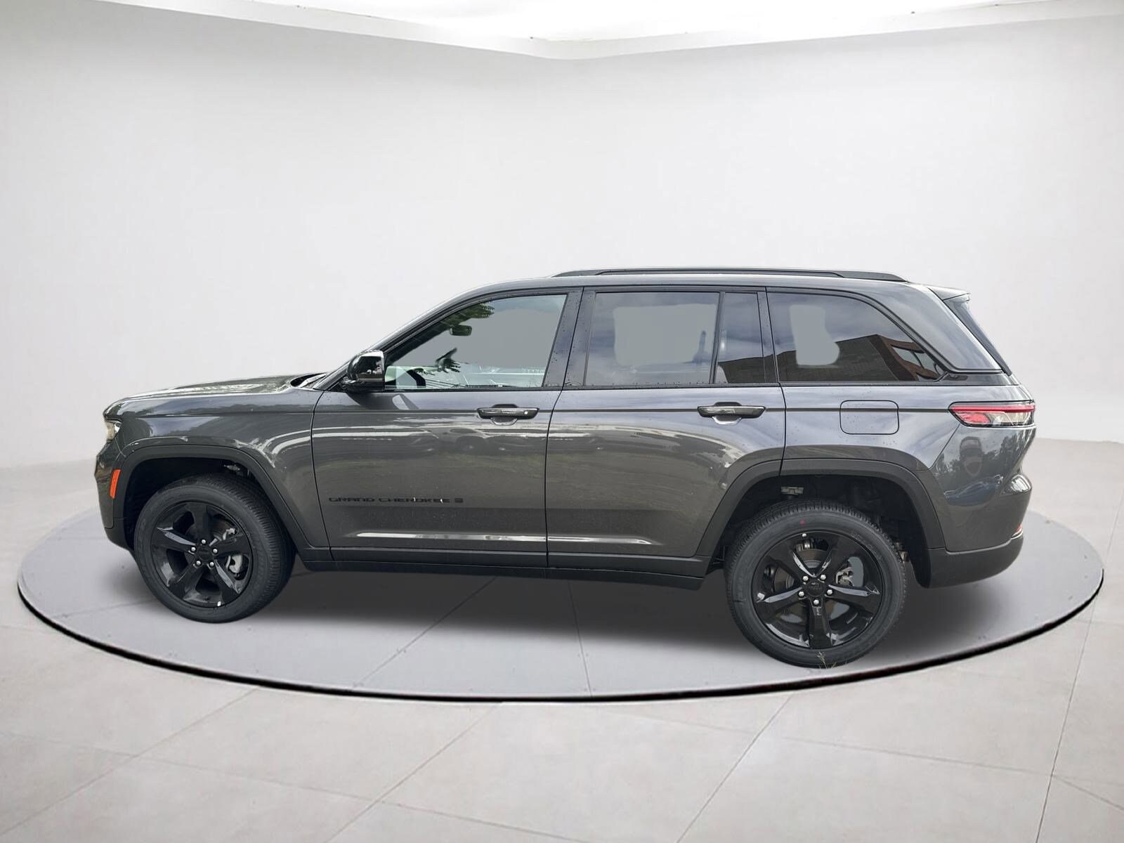2025 Jeep Grand Cherokee Altitude X photo 4