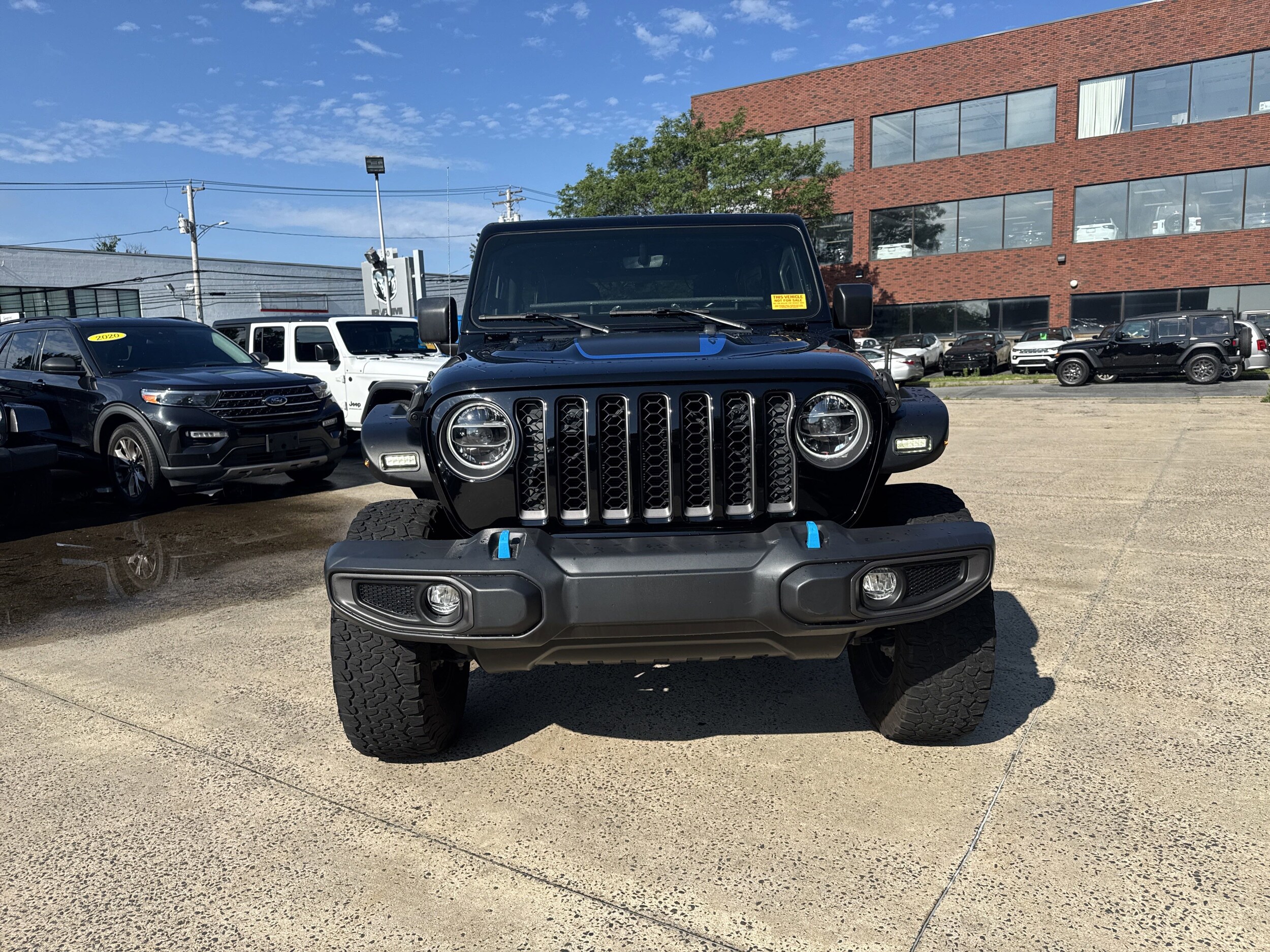 2022 Jeep Wrangler 4xe Unlimited Rubicon photo 2