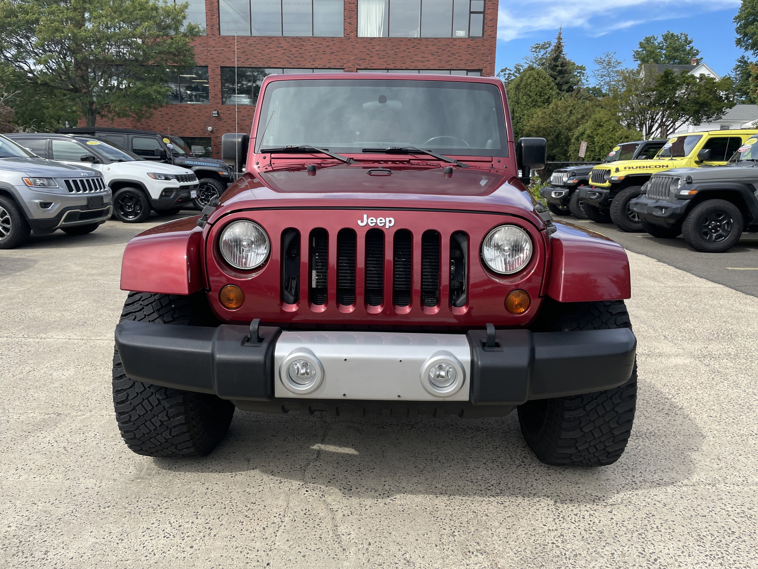 2012 Jeep Wrangler Unlimited Sahara photo 2