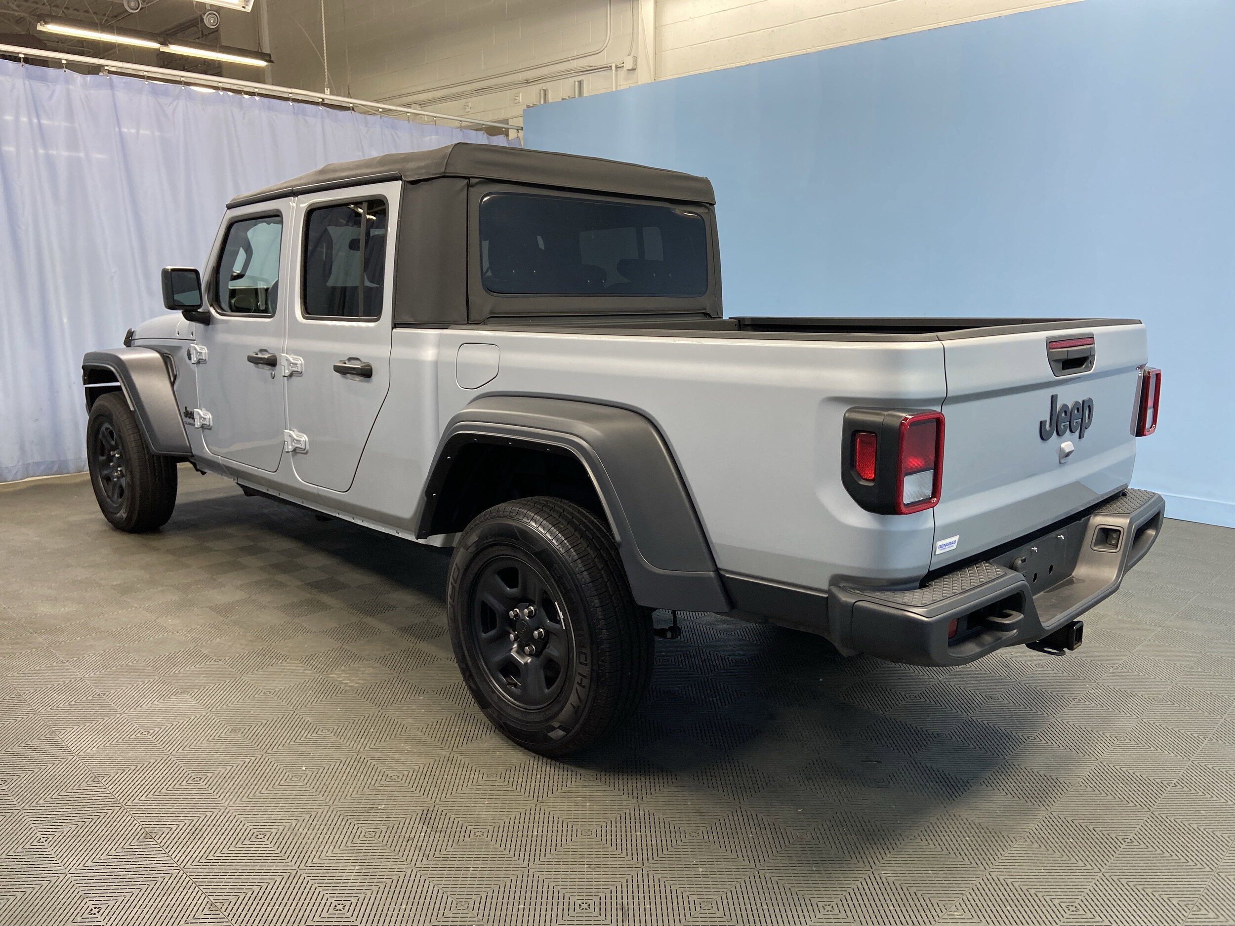 2022 Jeep Gladiator Sport photo 4