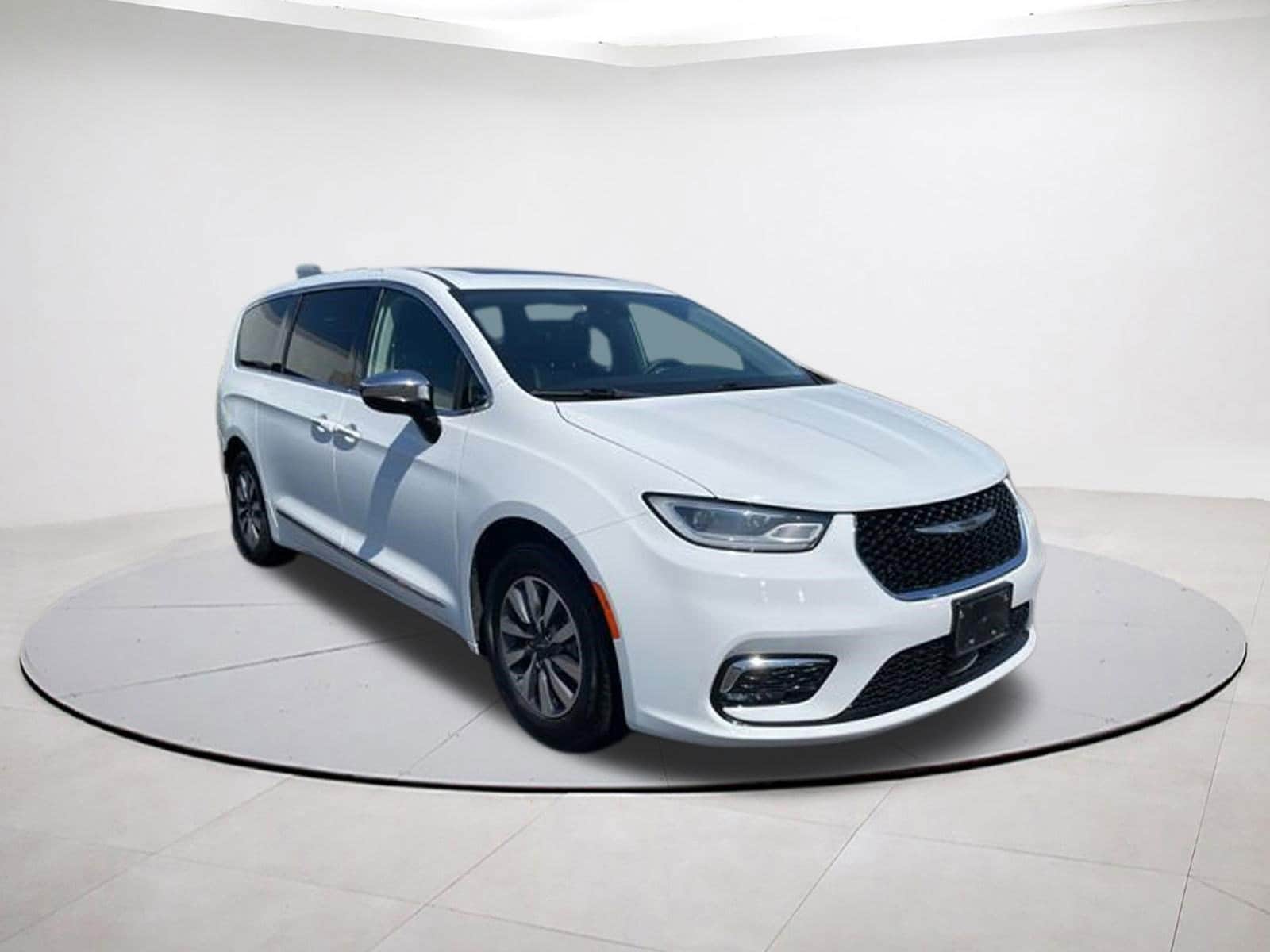 2023 Chrysler Pacifica Hybrid Limited Hybrid's photo