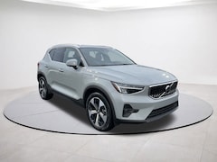 2025 Volvo XC40 Plus Bright Theme B5 AWD Plus Bright Theme