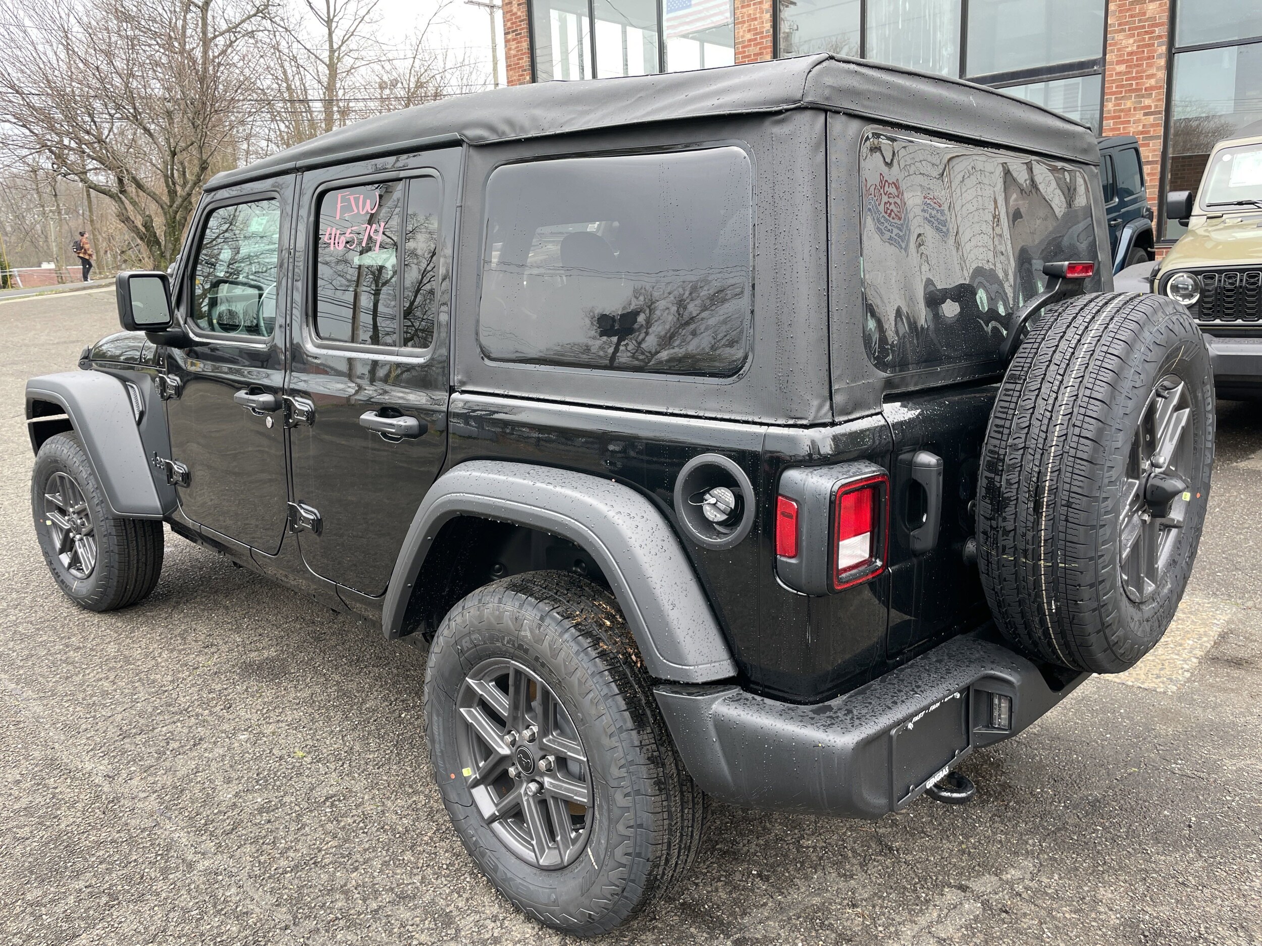 2025 Jeep Wrangler Sport S photo 4